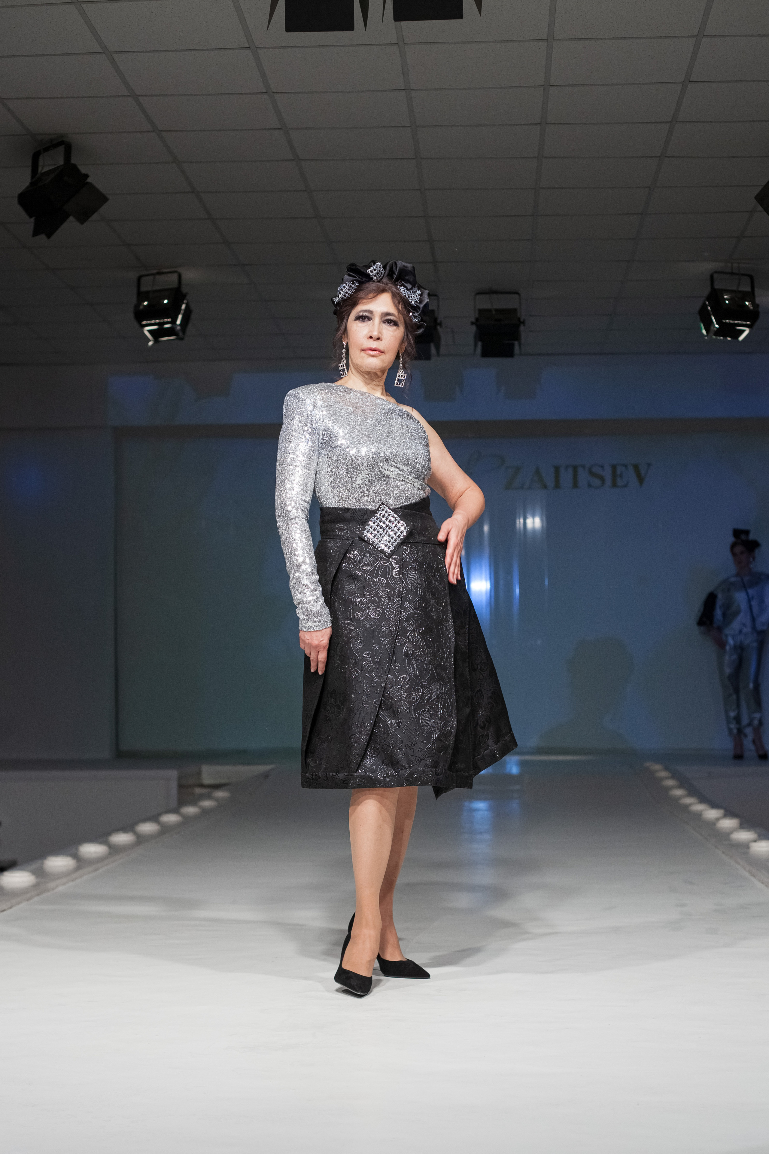 Выпускной показ моделей в Доме моды Вячеслава Зайцева