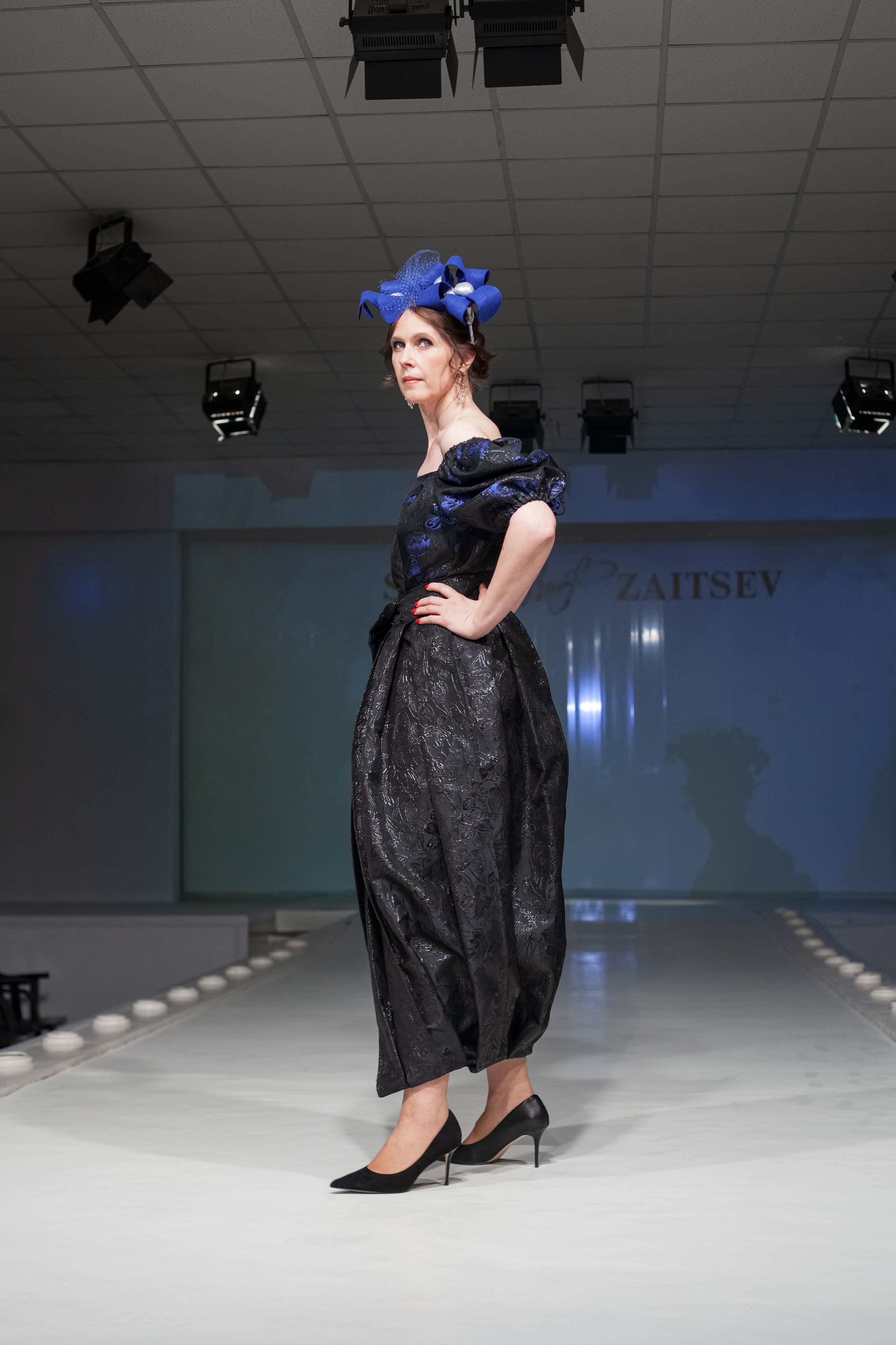 Выпускной показ моделей в Доме моды Вячеслава Зайцева