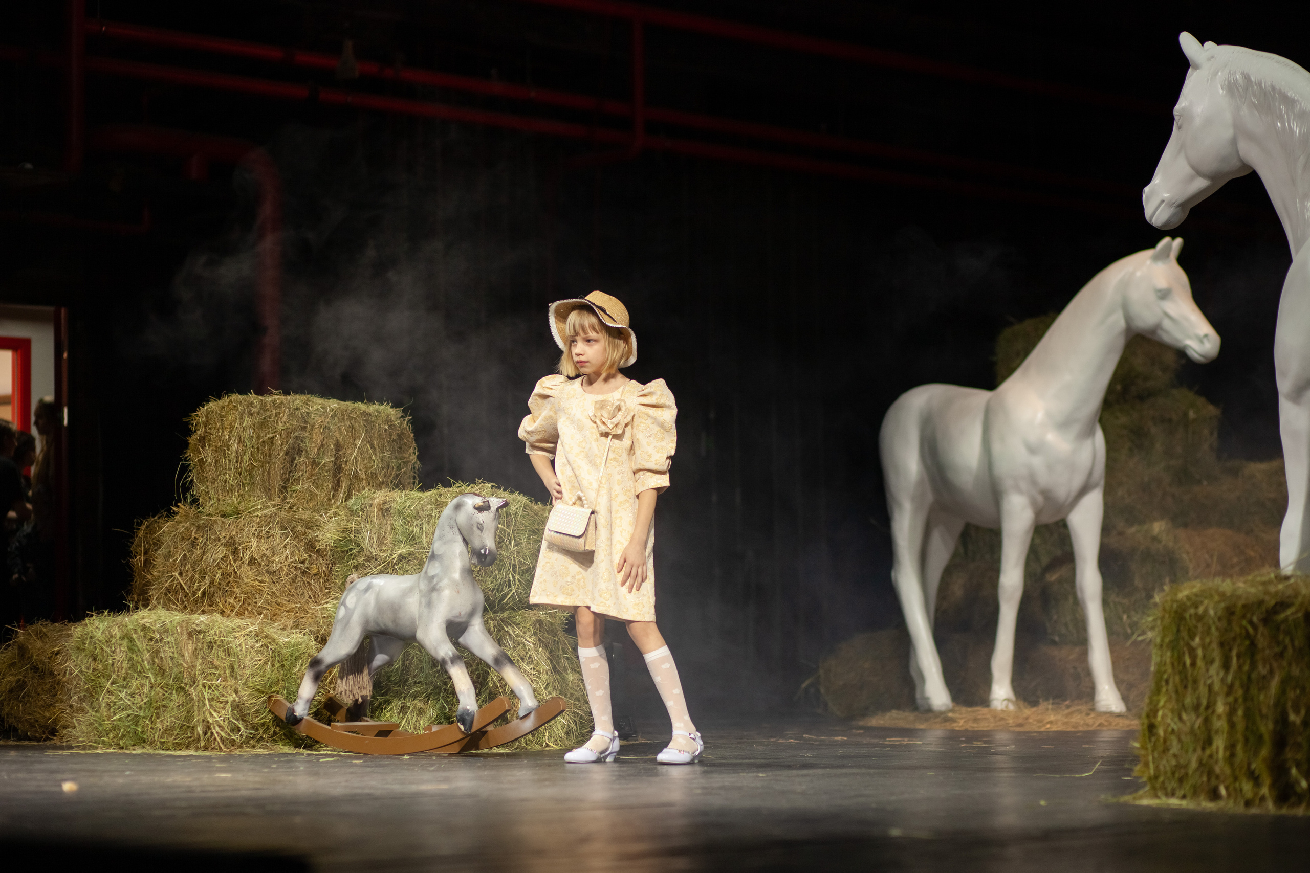 AgicFashionWeek — коллекция «Я в Париже» дизайнера Janavesna