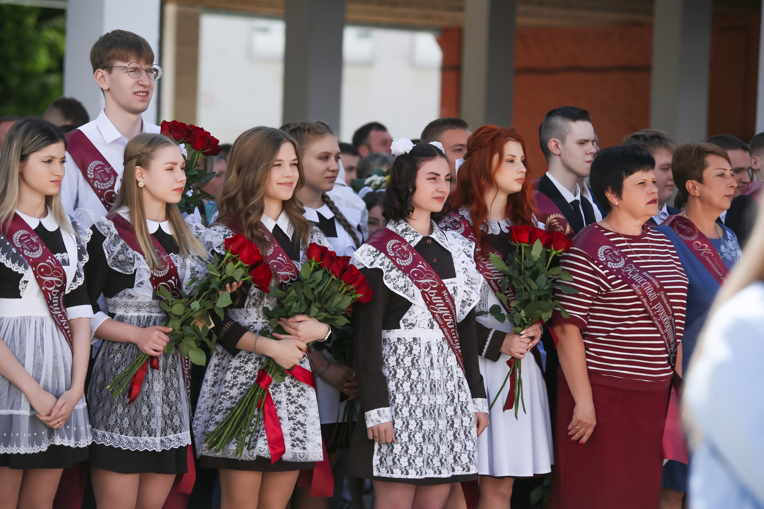 ЛИНЕЙКА «ПОСЛЕДНИЙ ЗВОНОК» 9 ШКОЛА 2024 г МЦЕНСК. ТВОЙ АЛЬБОМ / ТВОИ ПРАВИЛА