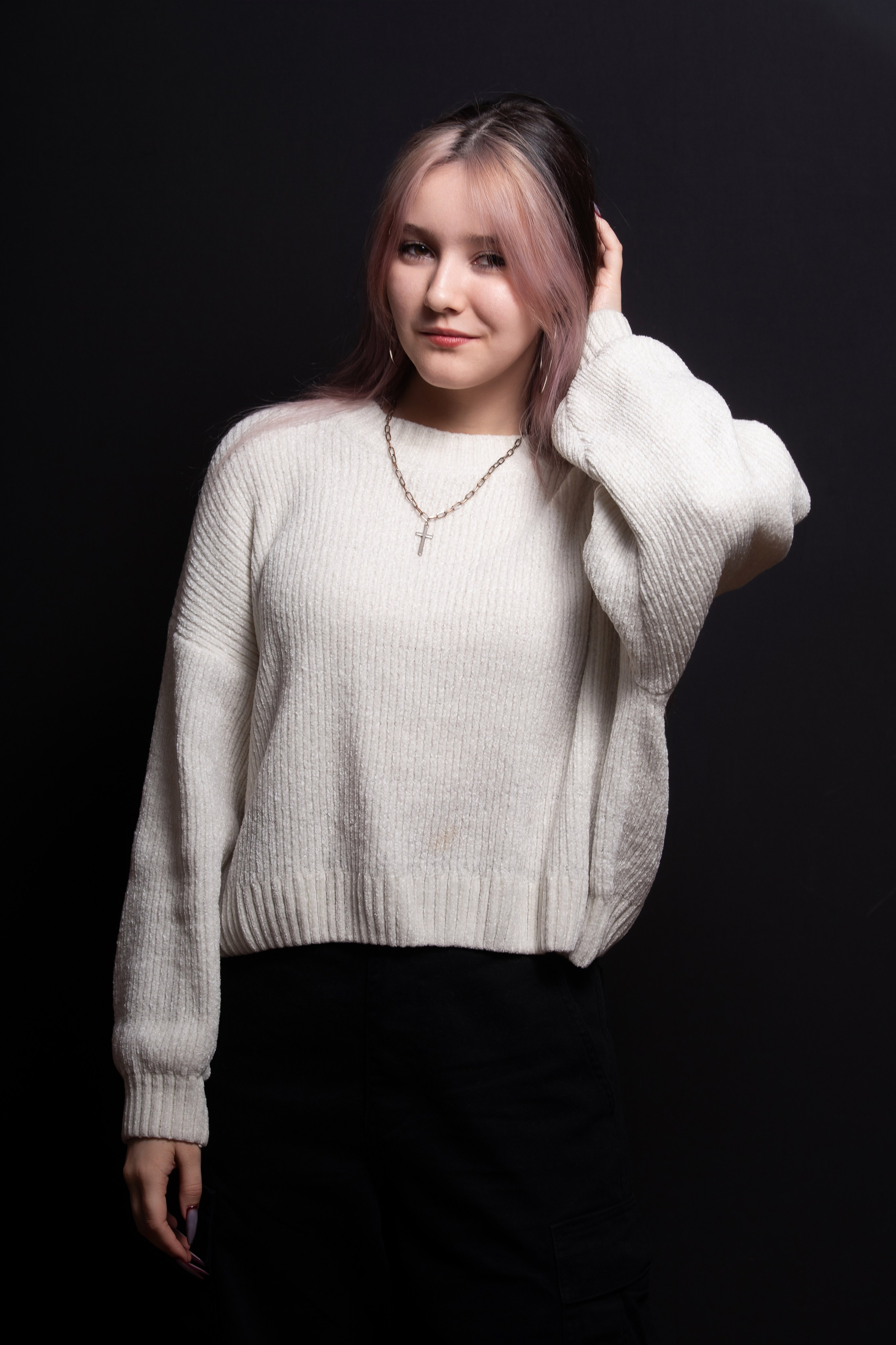 Портретная фотосессия для учеников 9 класса на чёрном фоне | Школьный фотограф Николай Богатырёв | Твой альбом / Твои правила. ТВОЙ АЛЬБОМ / ТВОИ ПРАВИЛА