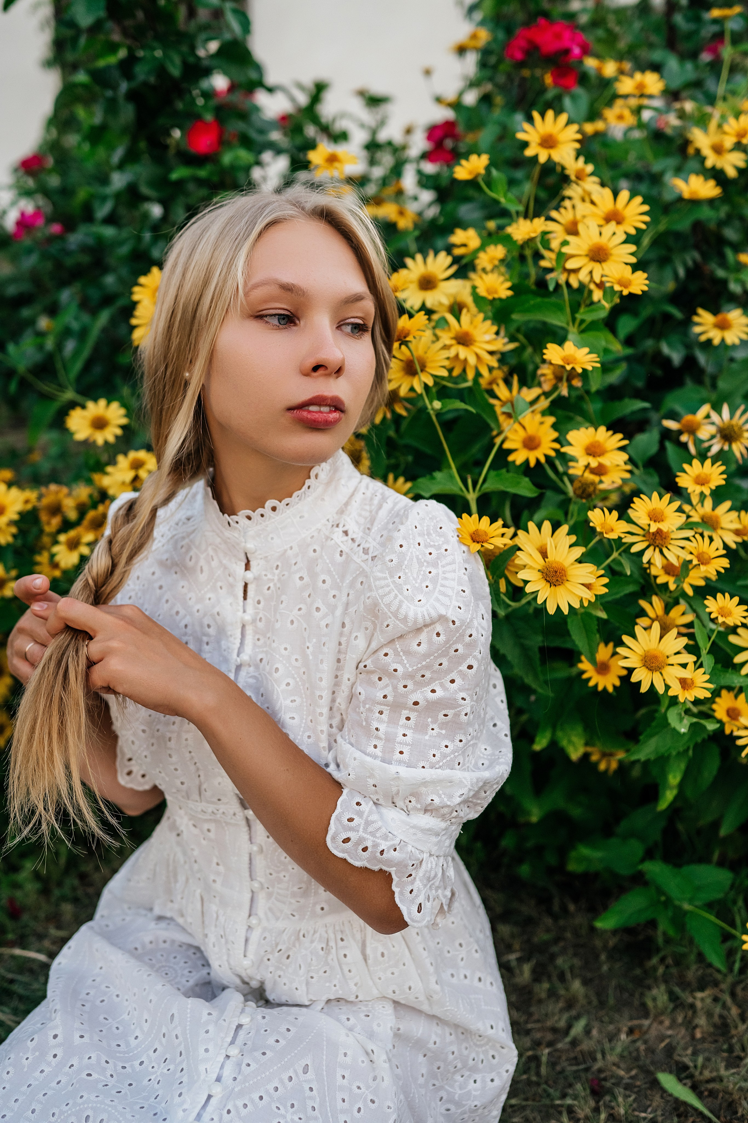 Девушка русская летом в деревне на природе. Фотограф в Каменске-Шахтинском Ольга Сагал