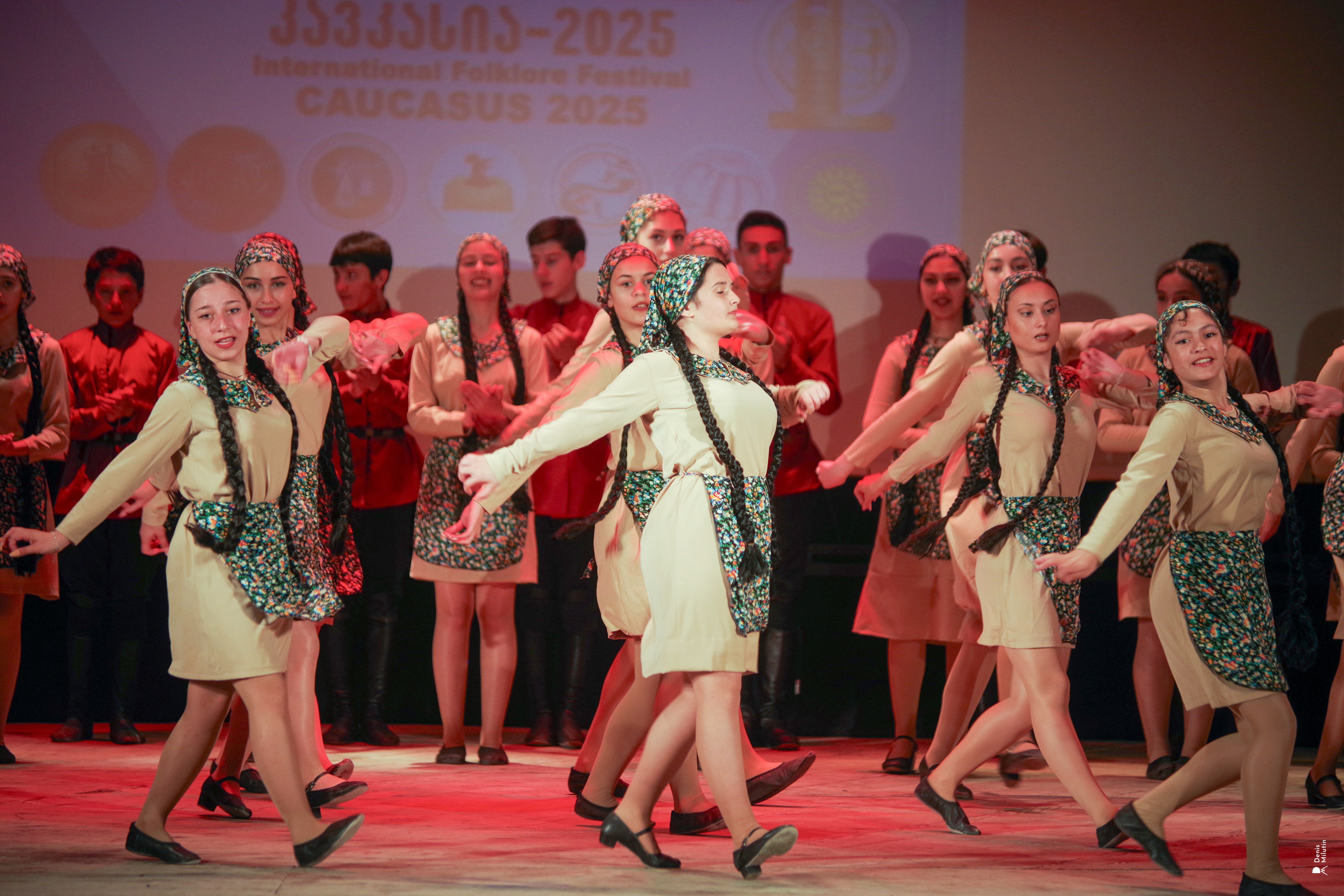 Танцы в прекрасном Они. Портретный фотограф Денис Милютин