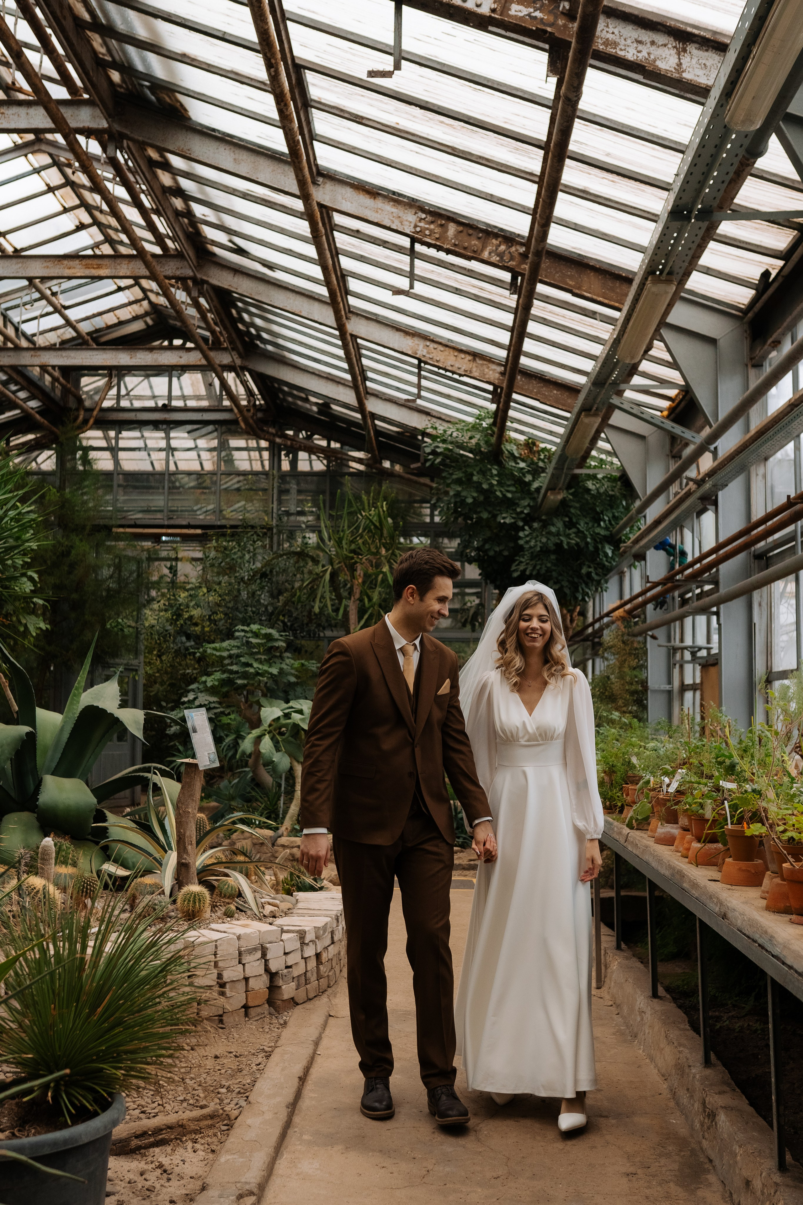 Свадебная фотосессия в оранжерее, Москва. Свадебный фотограф в Москве Анна Полушина