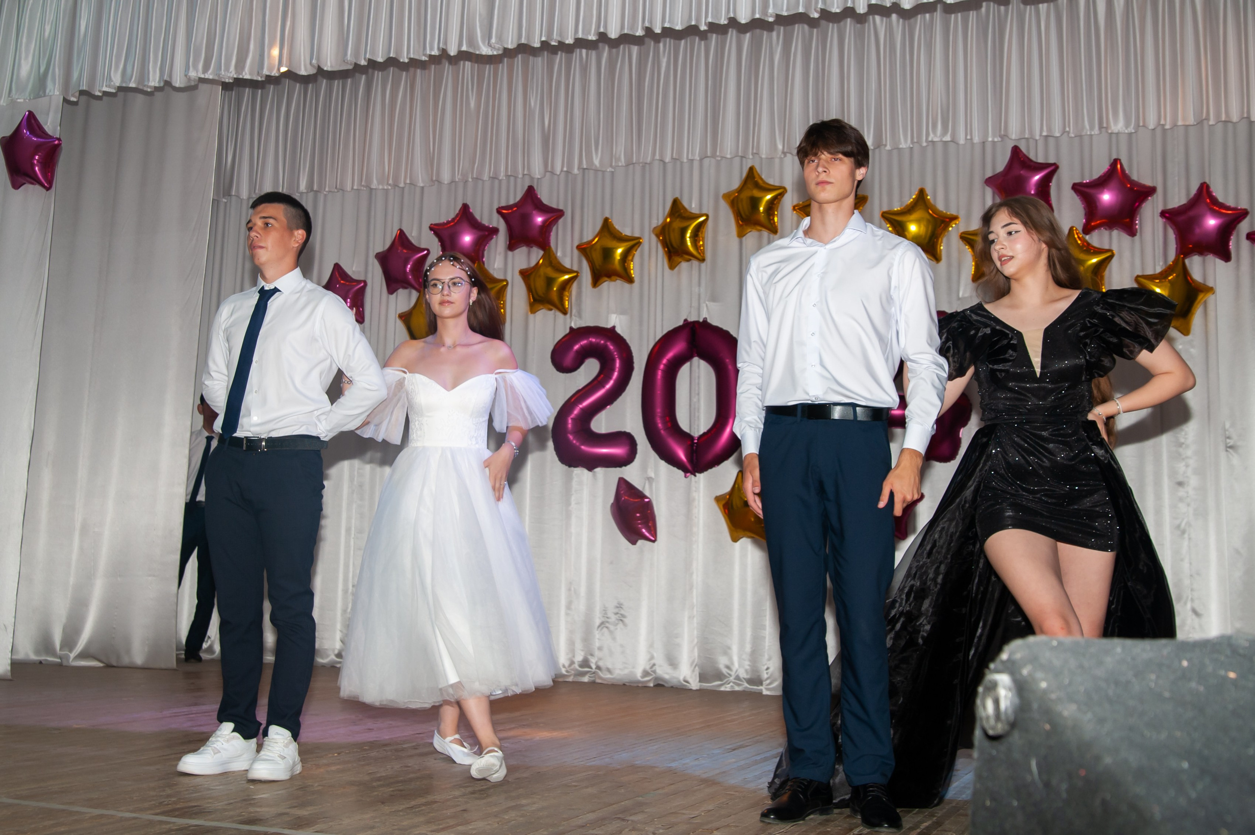 Выпускной МАОУ СОШ № 17 им. Эдуарда Есаяна. Свадебный и семейный фотограф Денис Лукьянов в Краснодаре, Краснодарском крае и Республике Крым