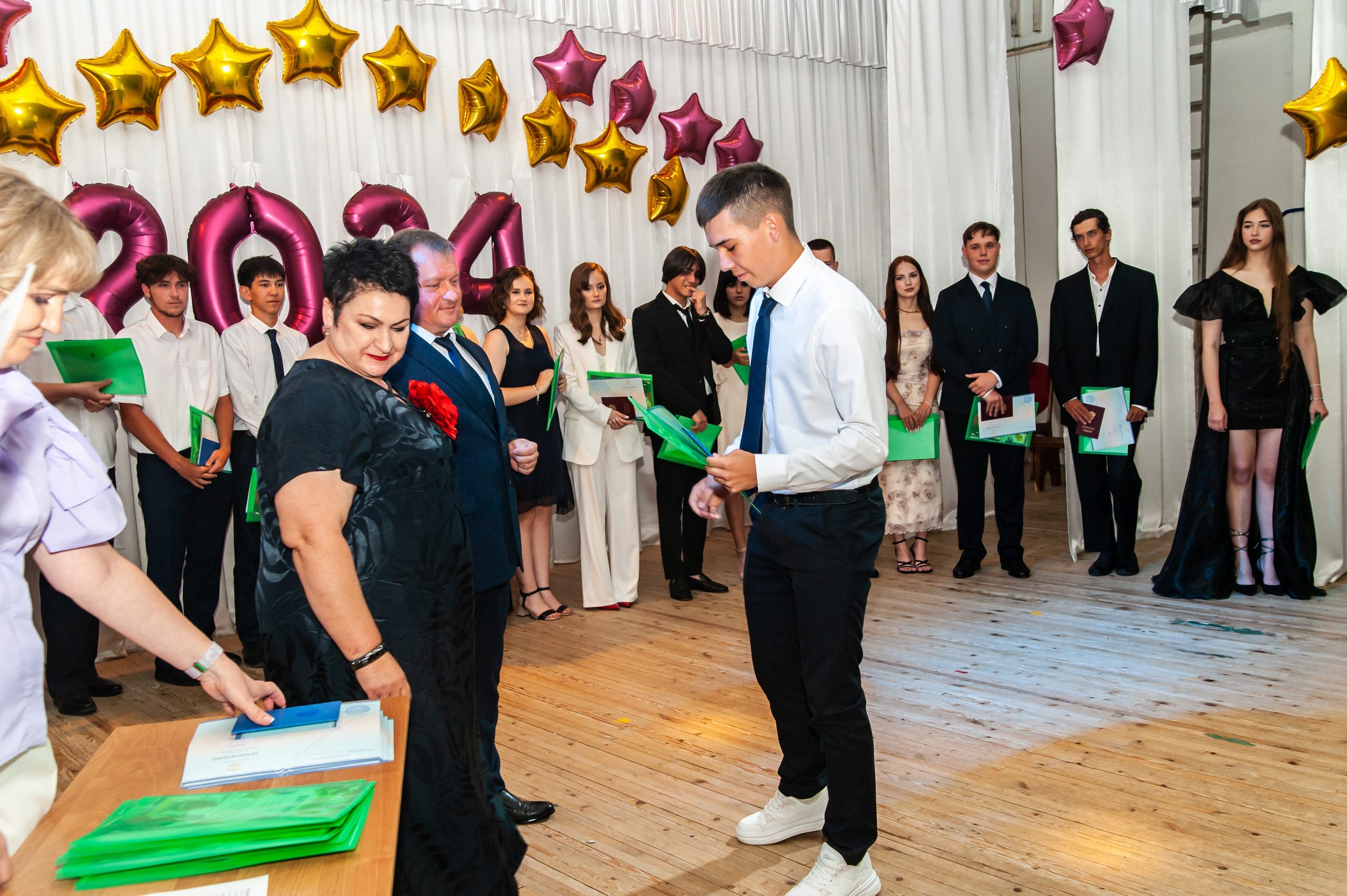 Выпускной МАОУ СОШ № 17 им. Эдуарда Есаяна. Свадебный и семейный фотограф Денис Лукьянов в Краснодаре, Краснодарском крае и Республике Крым