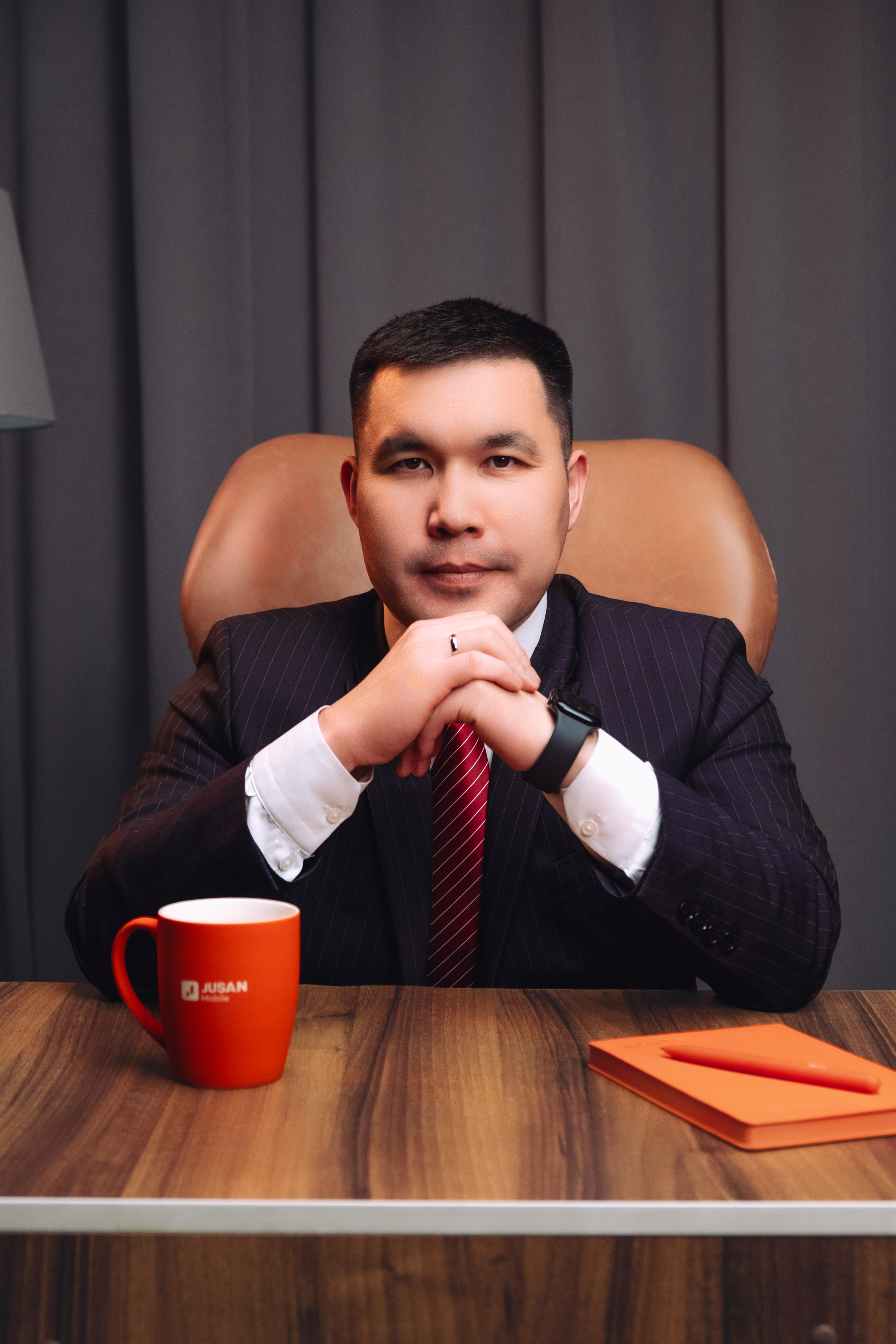 Портреты. Портреты и репортажные съемки с душой: ваш уникальный момент в объективе Руфата, профессионального фотографа Алматы