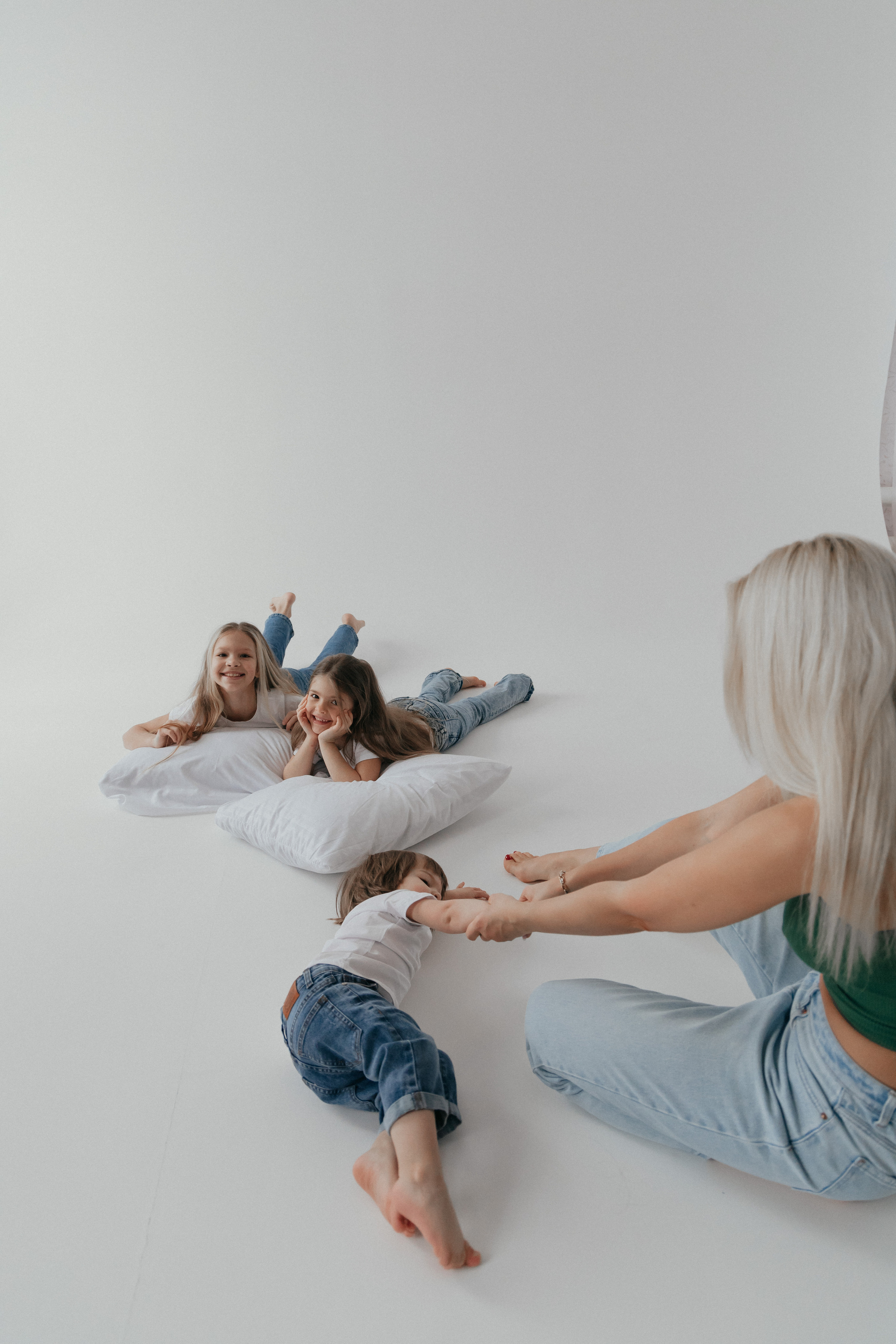 Саша Вика Ева и Максим. Ваш фотограф в г. Волгоград и по всей России Севастьянова Ульяна