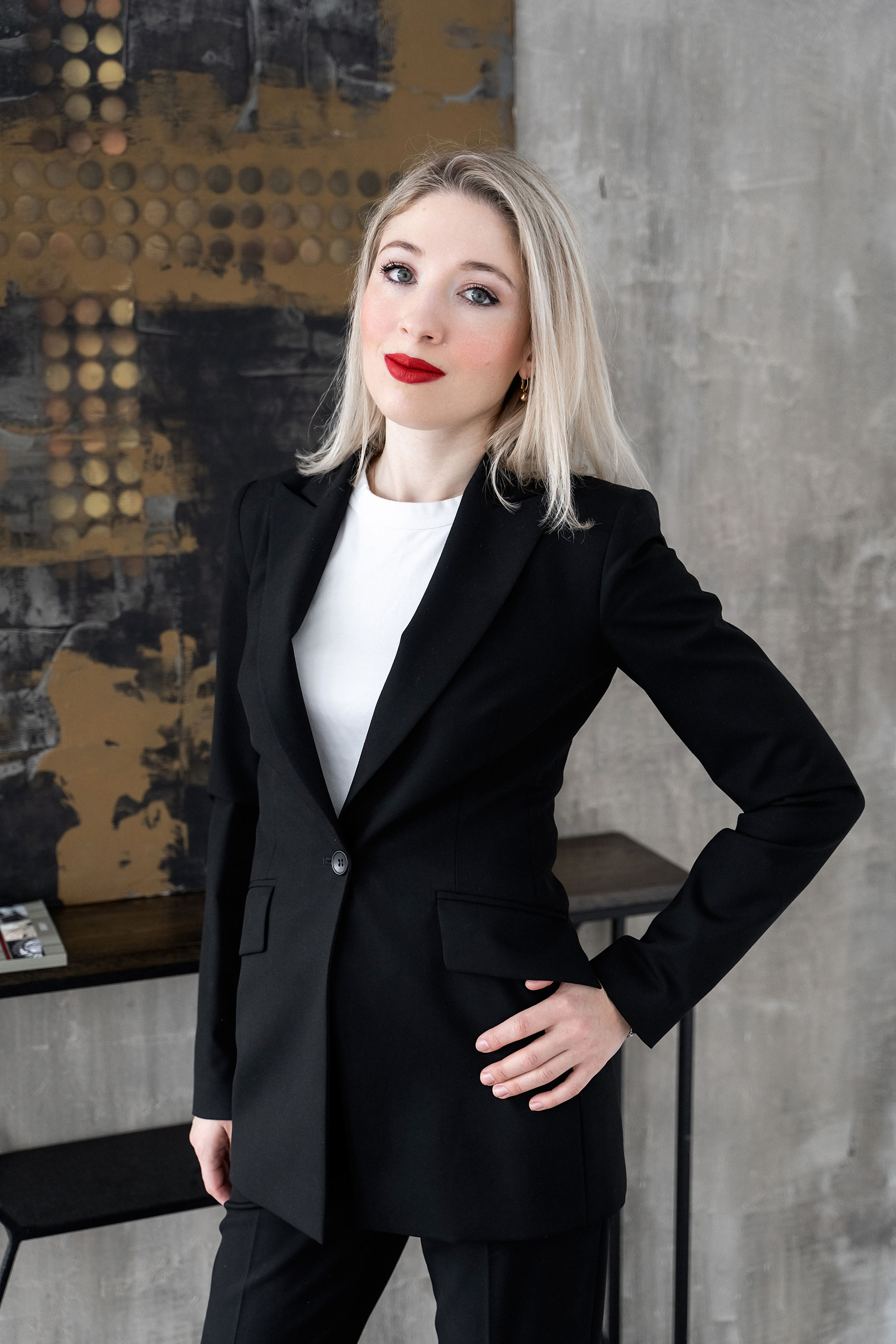 Женский фотограф в Москве и Московской области. Женская фотосессия. Женственные фотографии. Фотографии красивых женщин. Красивая стильная женская фотосессия. Контент-фотосессия. Визуал для блога.