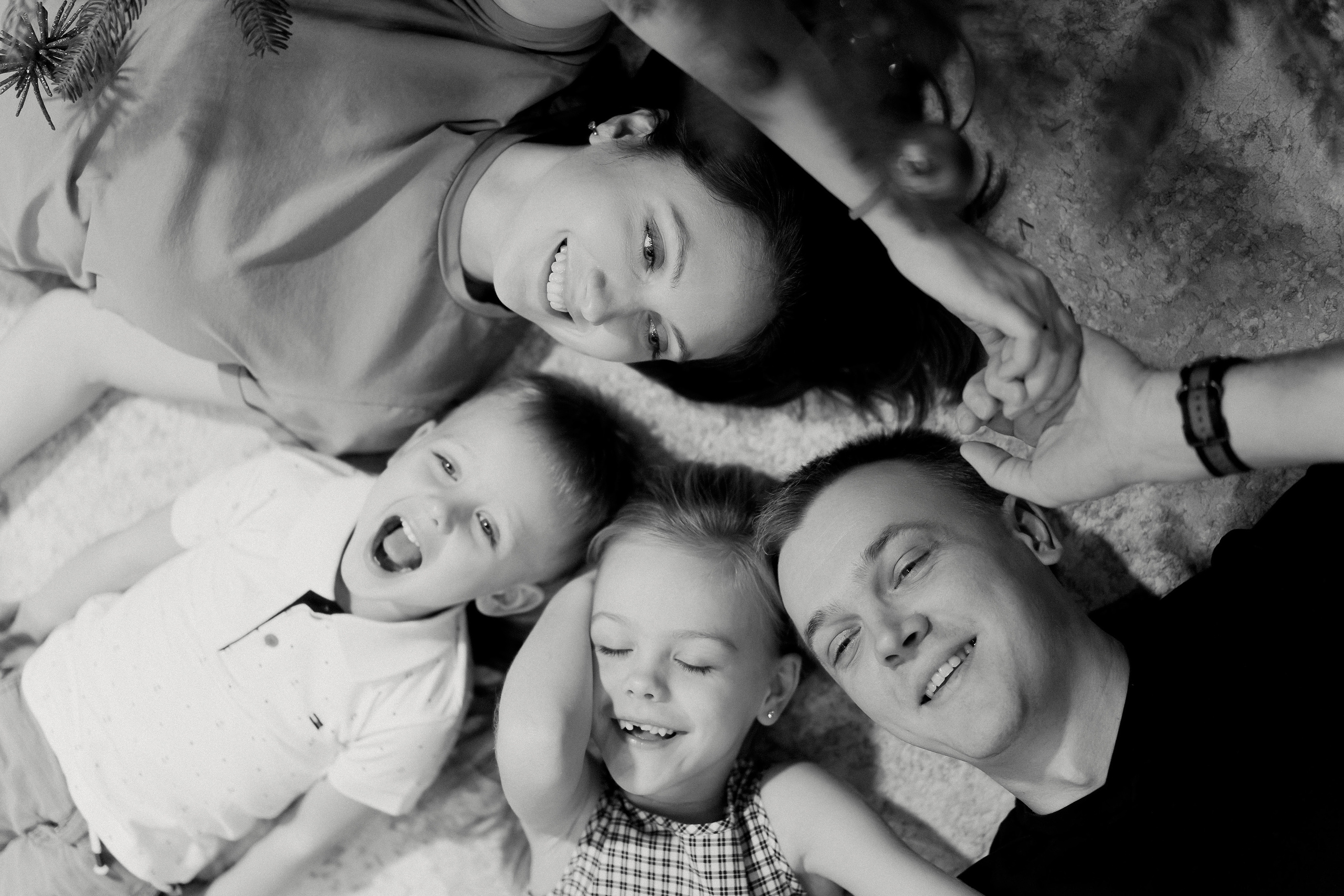 Домашняя семейная фотосессия в Москве, Домодедово, Видное, Бутово, Щербинка. Семейный фотограф Москва и Московская область. Семейная фотосессия на природе. Фотосессия детского праздника. Фотосессия юбилея. Фотосессия в день рождения. Фотограф на годик ребенку. Детский фотограф. Фоторепортаж семейного праздника. Детский фотограф Москва.