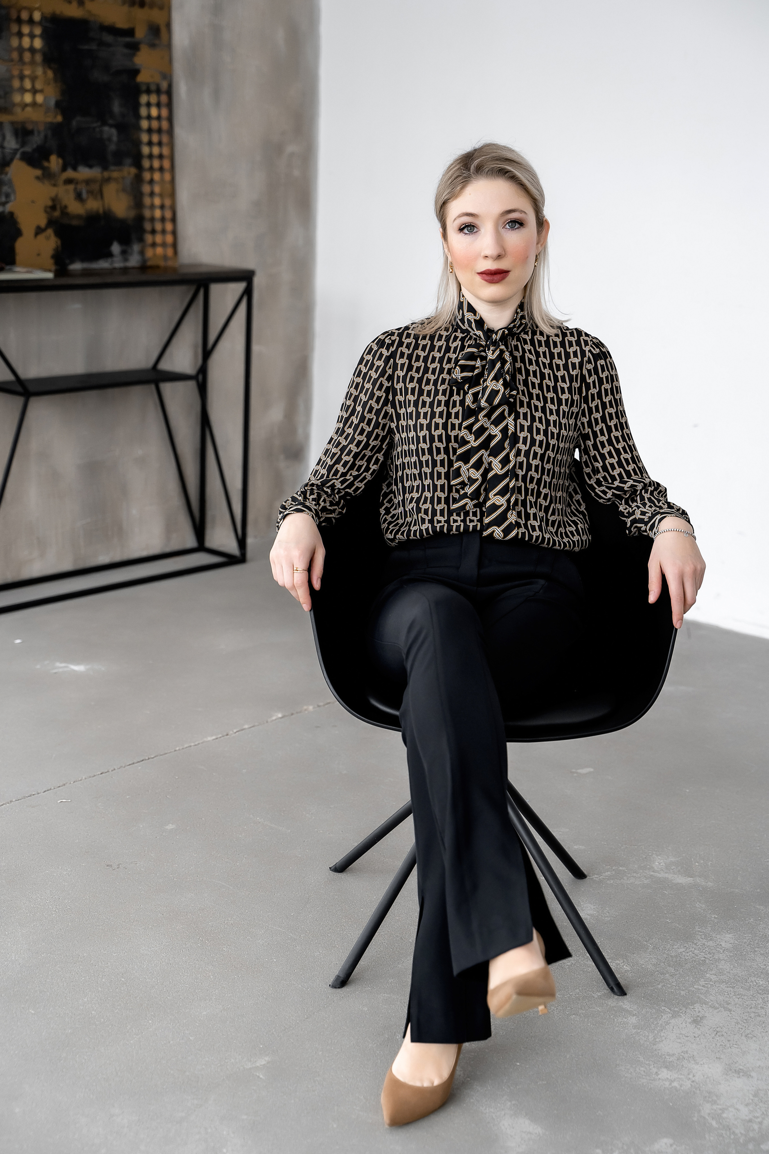 Женский фотограф в Москве и Московской области. Женская фотосессия. Женственные фотографии. Фотографии красивых женщин. Красивая стильная женская фотосессия. Контент-фотосессия. Визуал для блога.