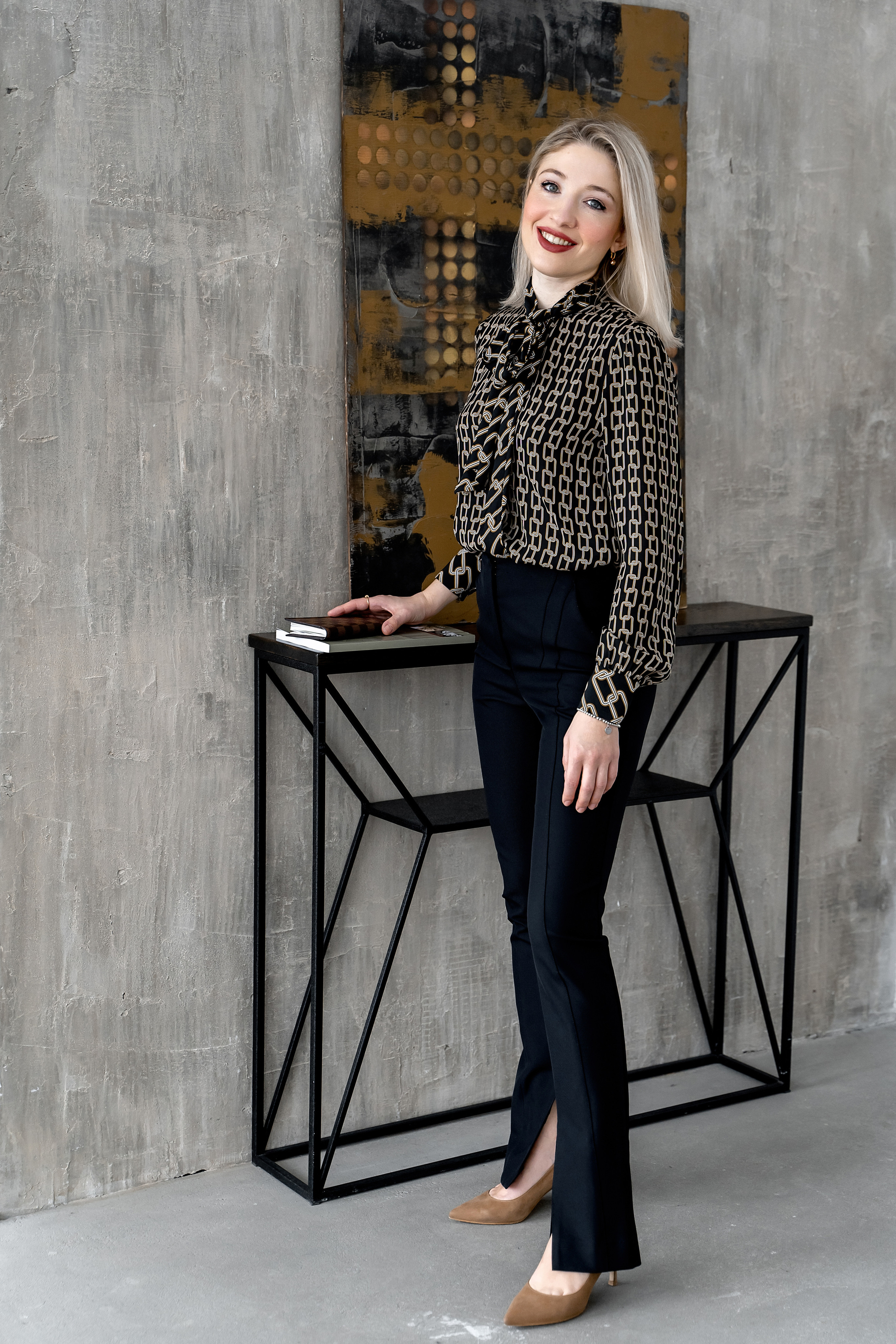 Женский фотограф в Москве и Московской области. Женская фотосессия. Женственные фотографии. Фотографии красивых женщин. Красивая стильная женская фотосессия. Контент-фотосессия. Визуал для блога.