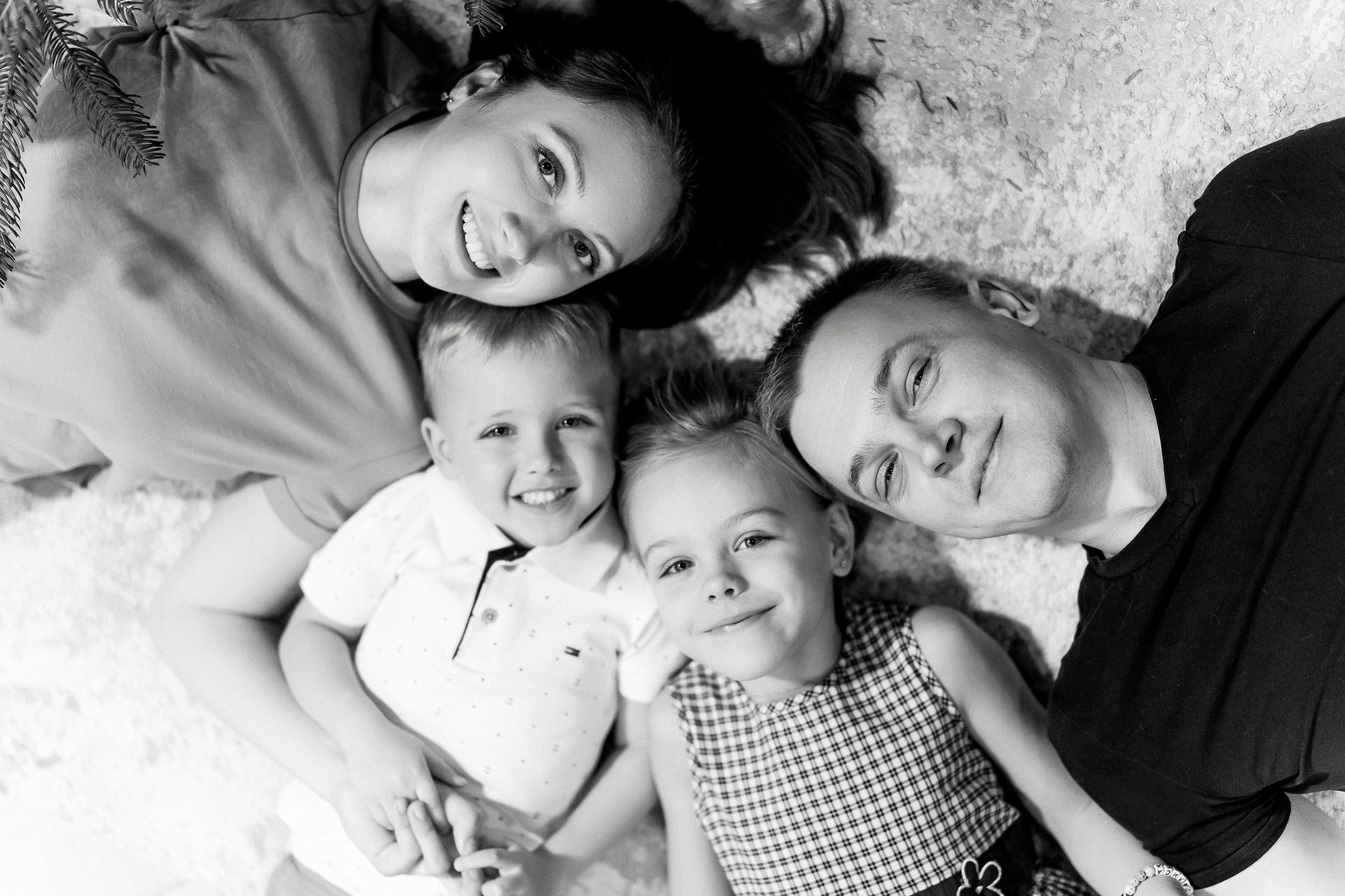 Домашняя семейная фотосессия в Москве, Домодедово, Видное, Бутово, Щербинка. Семейный фотограф Москва и Московская область. Семейная фотосессия на природе. Фотосессия детского праздника. Фотосессия юбилея. Фотосессия в день рождения. Фотограф на годик ребенку. Детский фотограф. Фоторепортаж семейного праздника. Детский фотограф Москва.