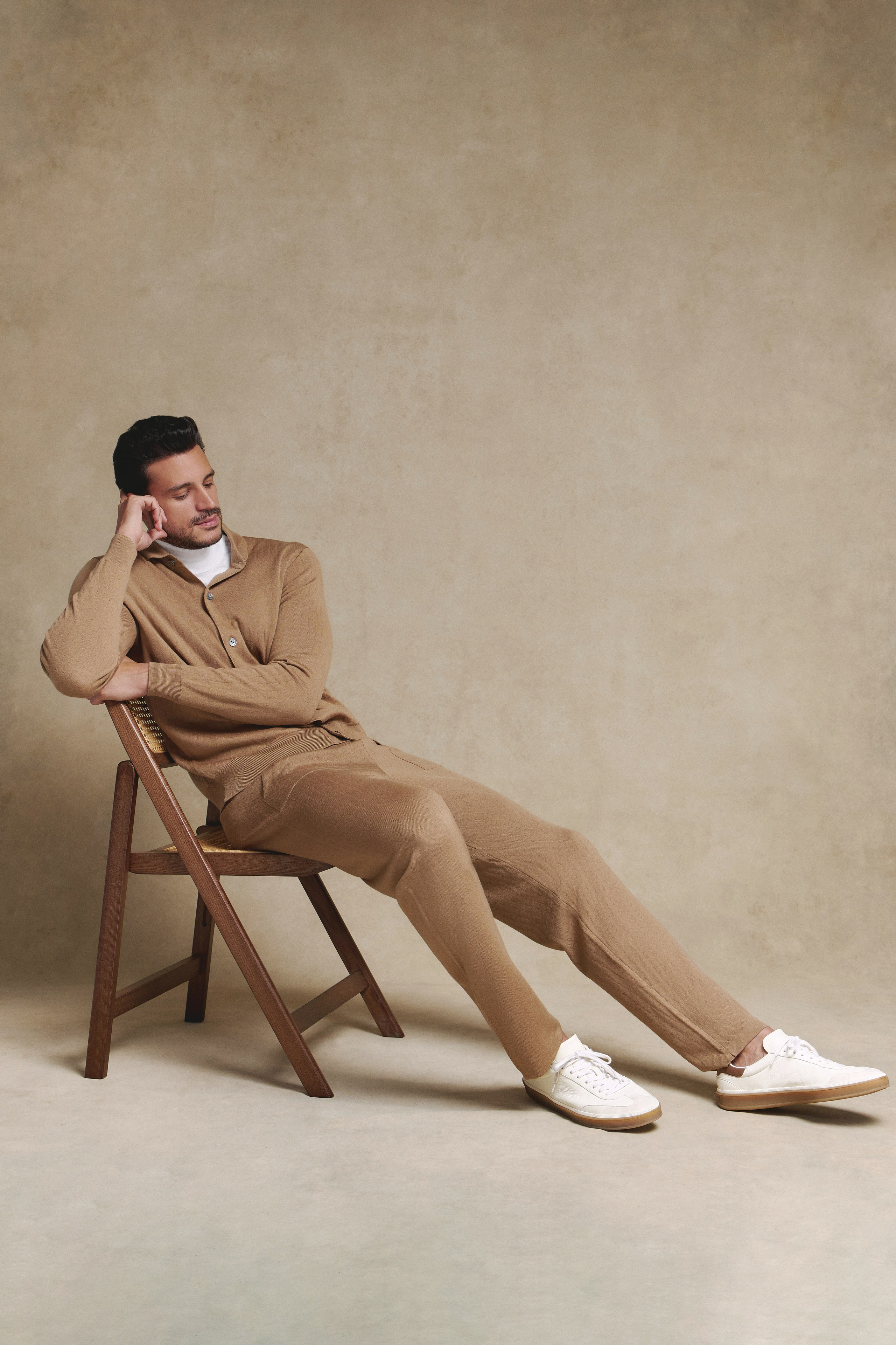 Turi Prive lookbook. Fashion and model test photographer based in Dubai and Abu-Dhabi