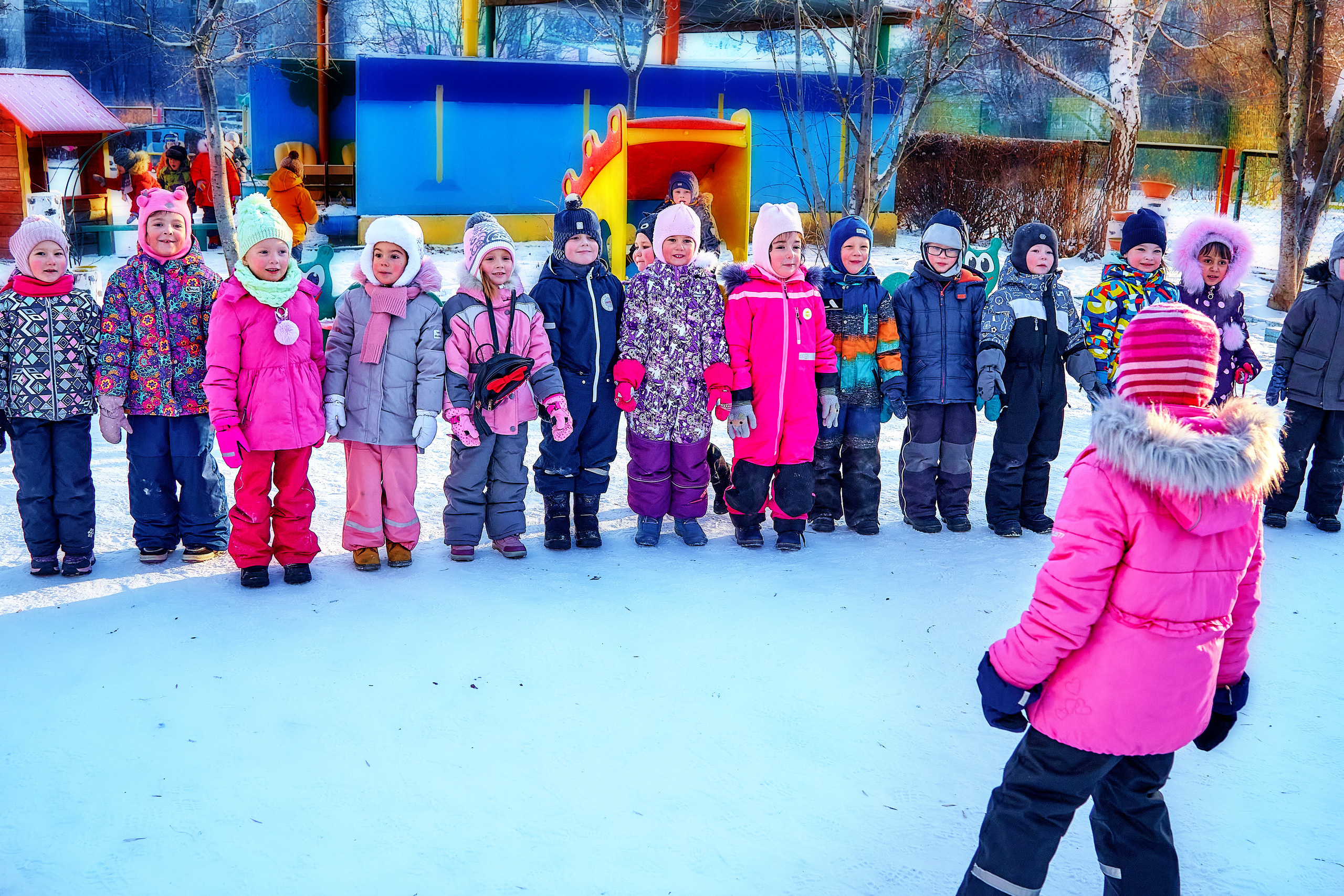 Детский сад на прогулке