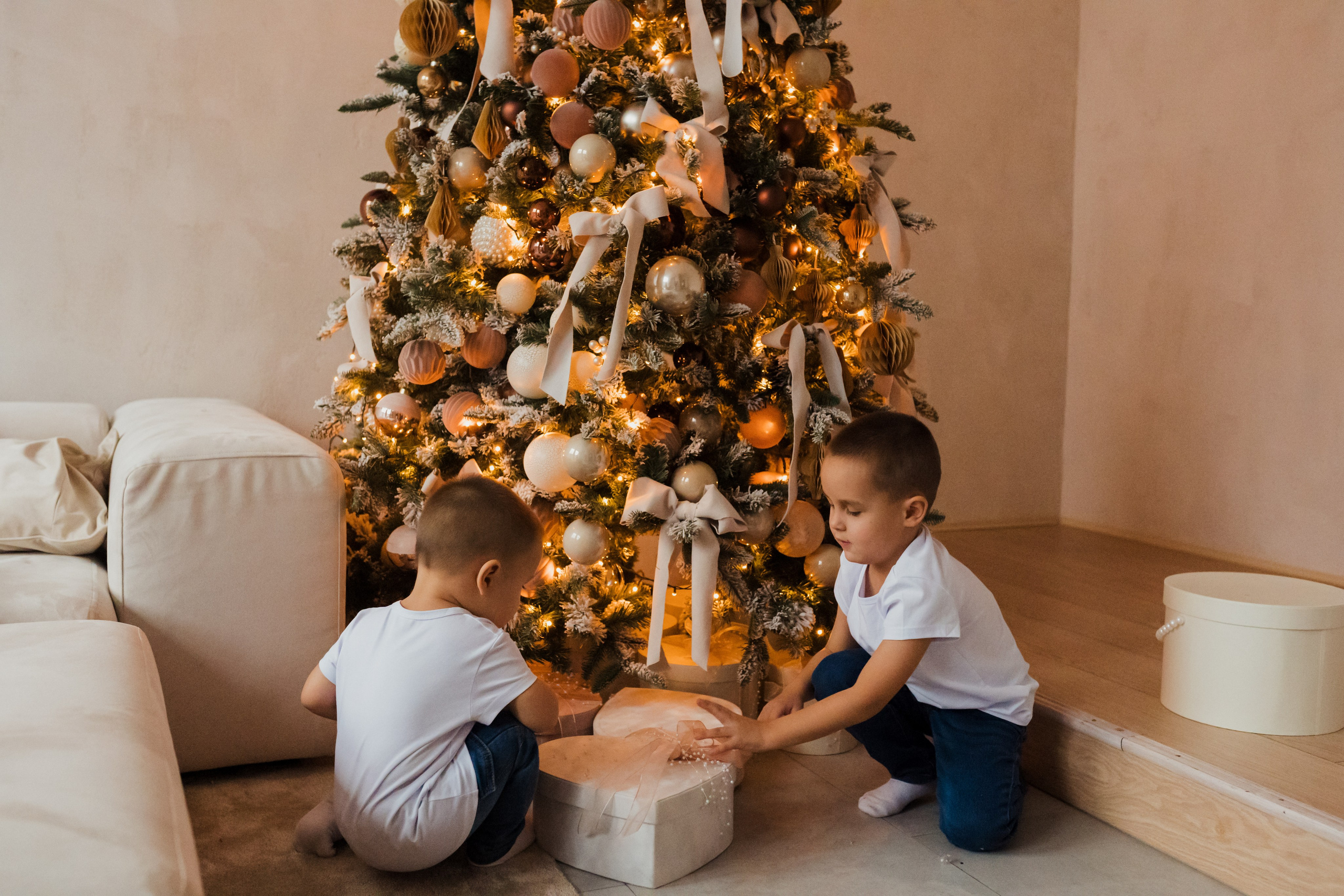 Семейная фотосессия в студии в Москве, семейный фотограф Анна Полушина. Свадебный фотограф в Москве Анна Полушина