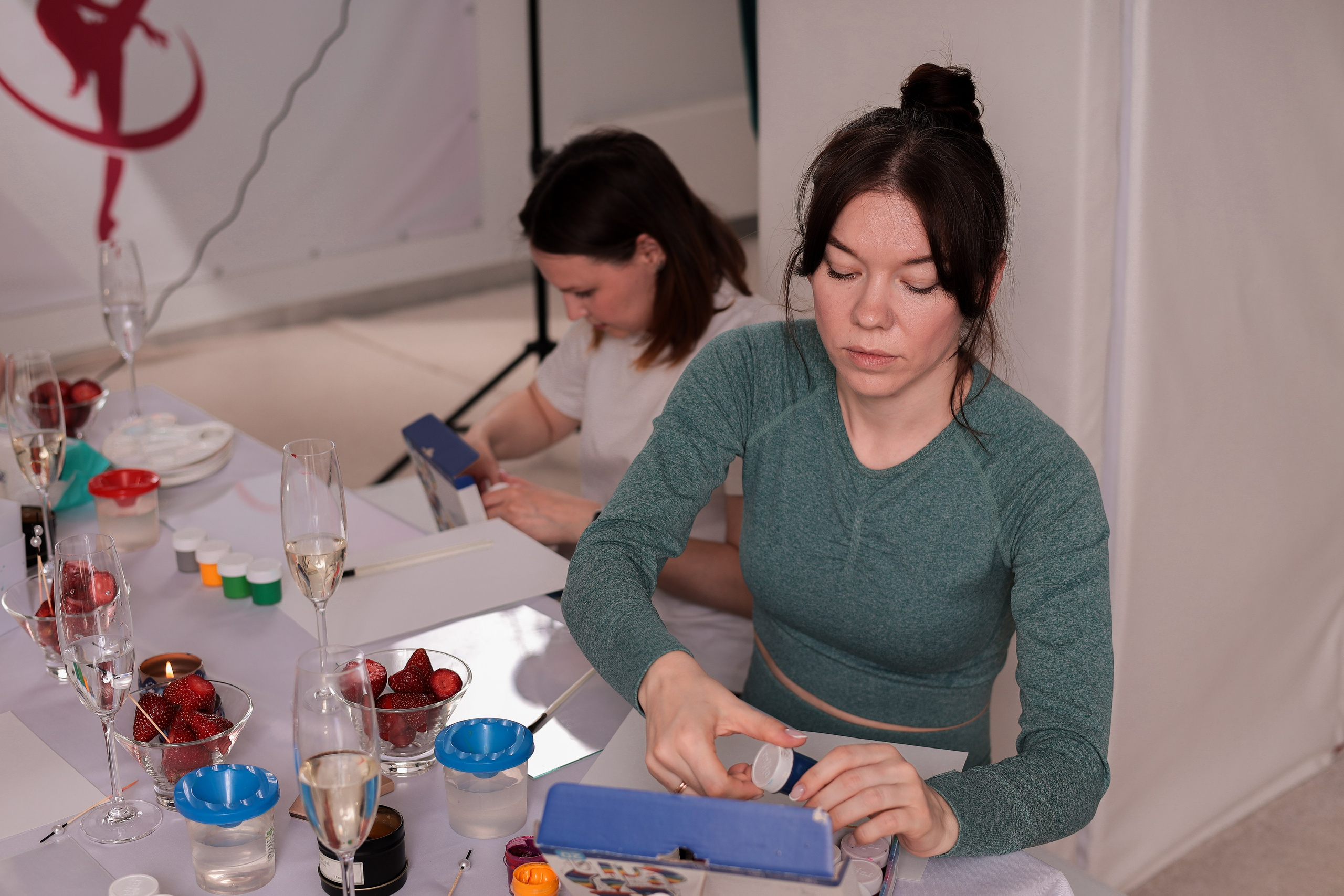 Арт-терапия + аэройога. Фотограф Надршина Лилия