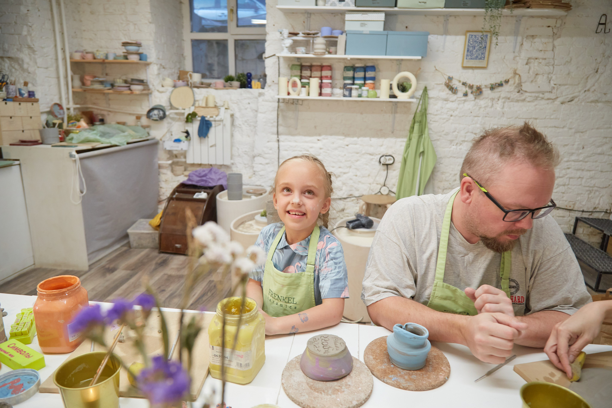 Семья в гончарной мастерской. Budanovaphoto.ru