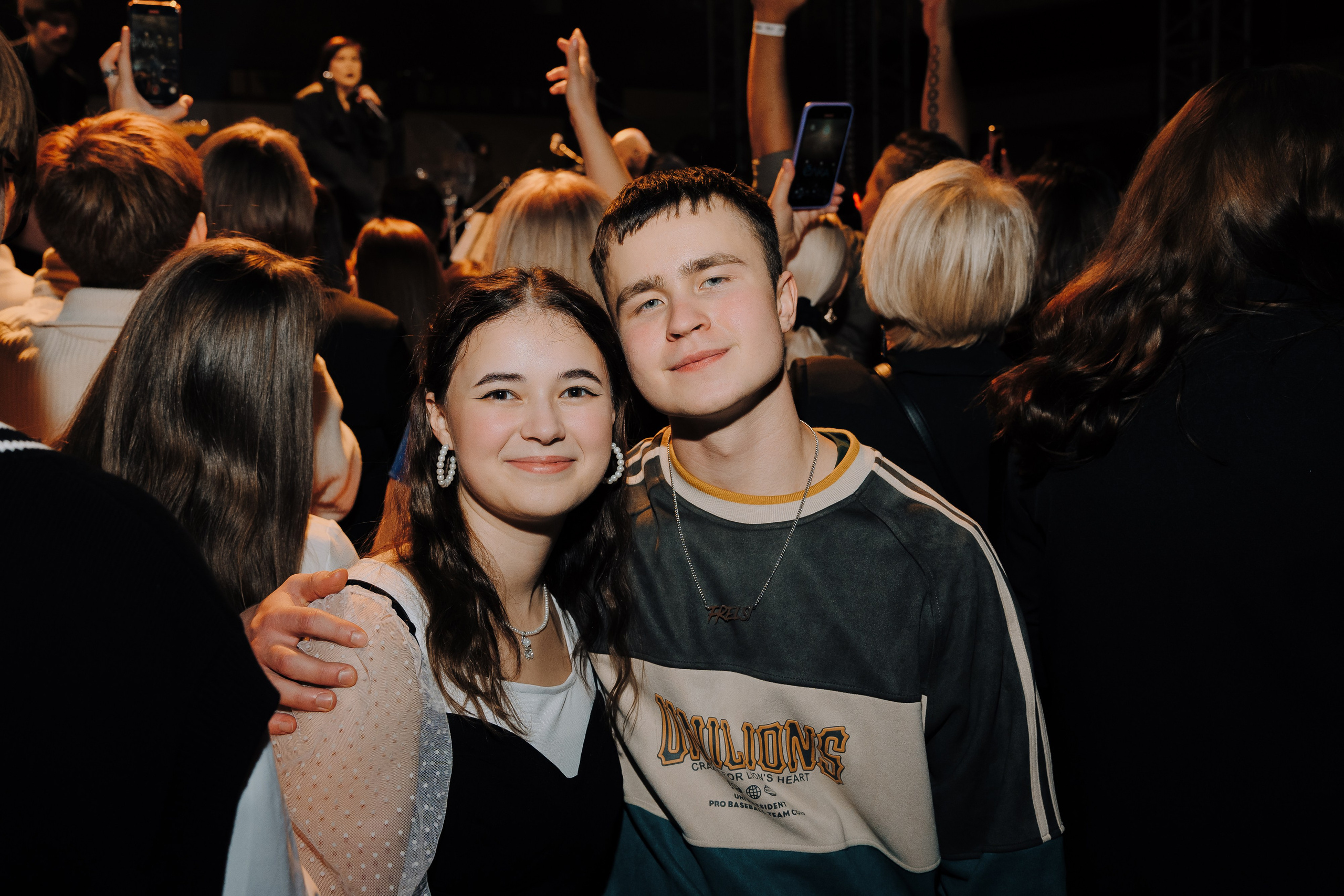 20 ЛЕТ МЕГАПОЛИС ЧЕЛЯБИНСК ХЕДЛАЙНЕР ЕЛКА. Репортажный фотограф Зуев Роман г. Челябинск