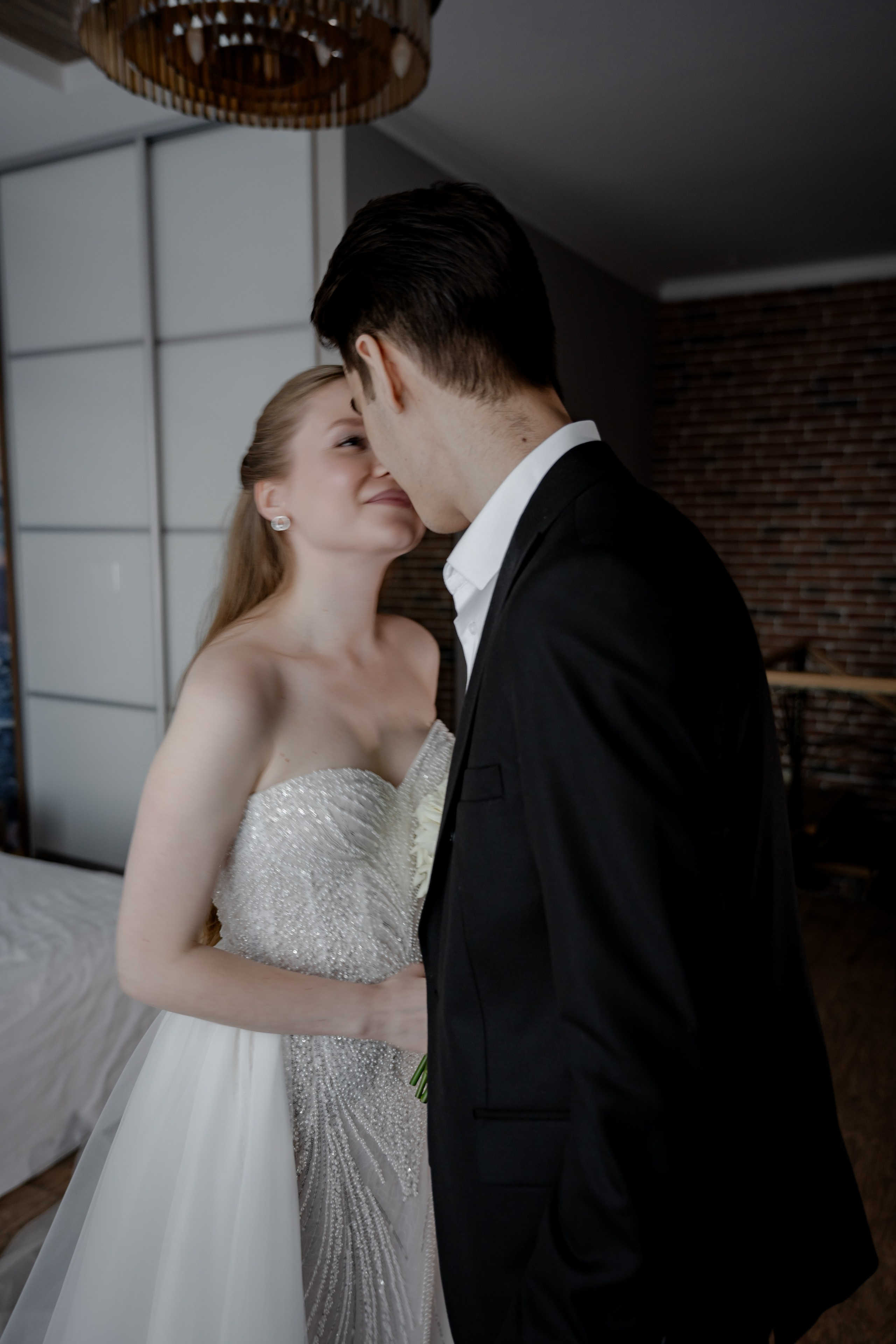 СВАДЕБНАЯ СЬЕМКА СБОРОВ В ОТЕЛЕ И ВЫЕЗД НА ЦЕРЕМОНИЮ (СНЯТО В СИБИРЕ В НИЖНЕВАРТОВСКЕ). Профессиональный фотограф, Санкт-Петербург — Виктория Богомолова