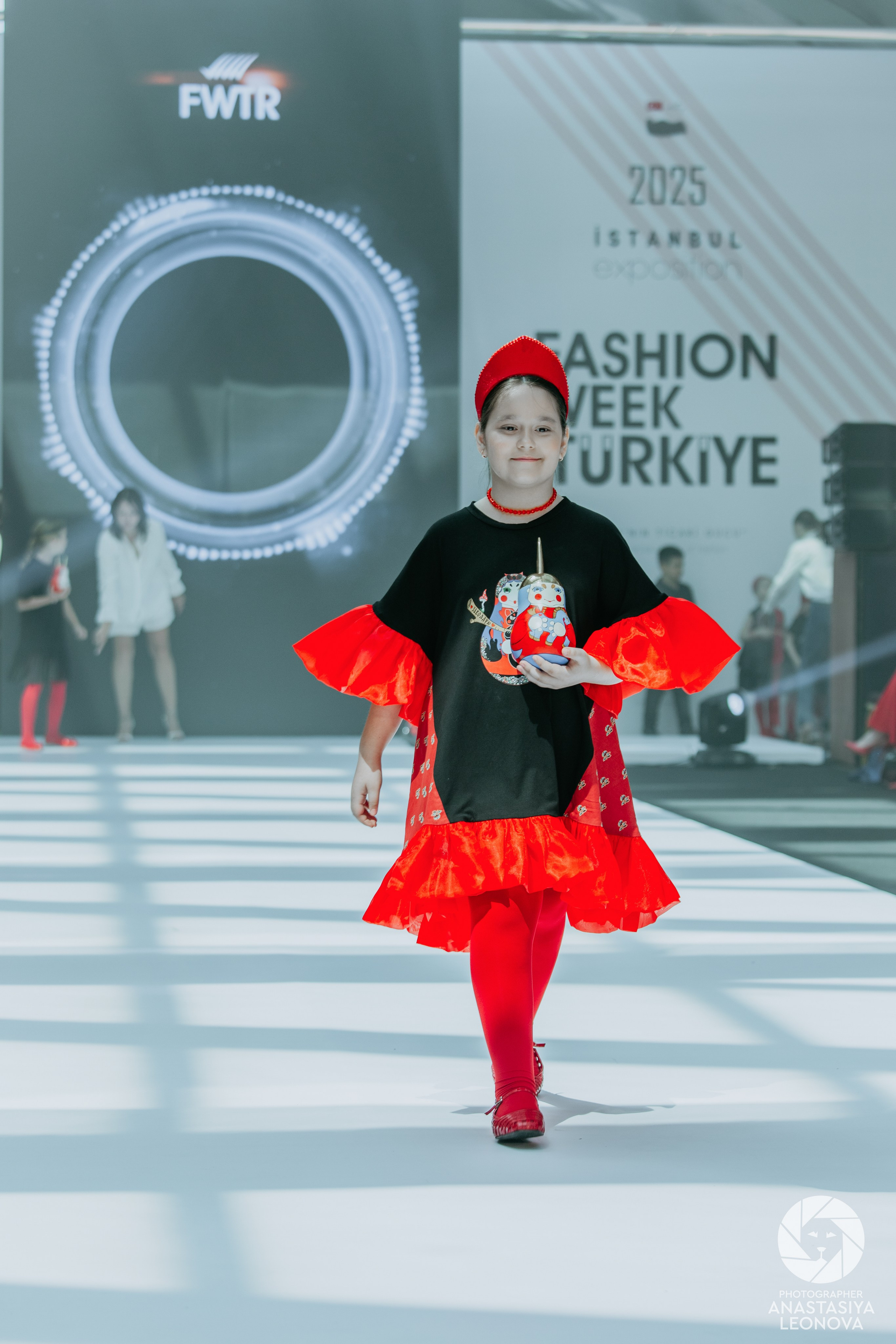 Fashion Week Türkiye [spring, 2025]. Anastasia Leonowa