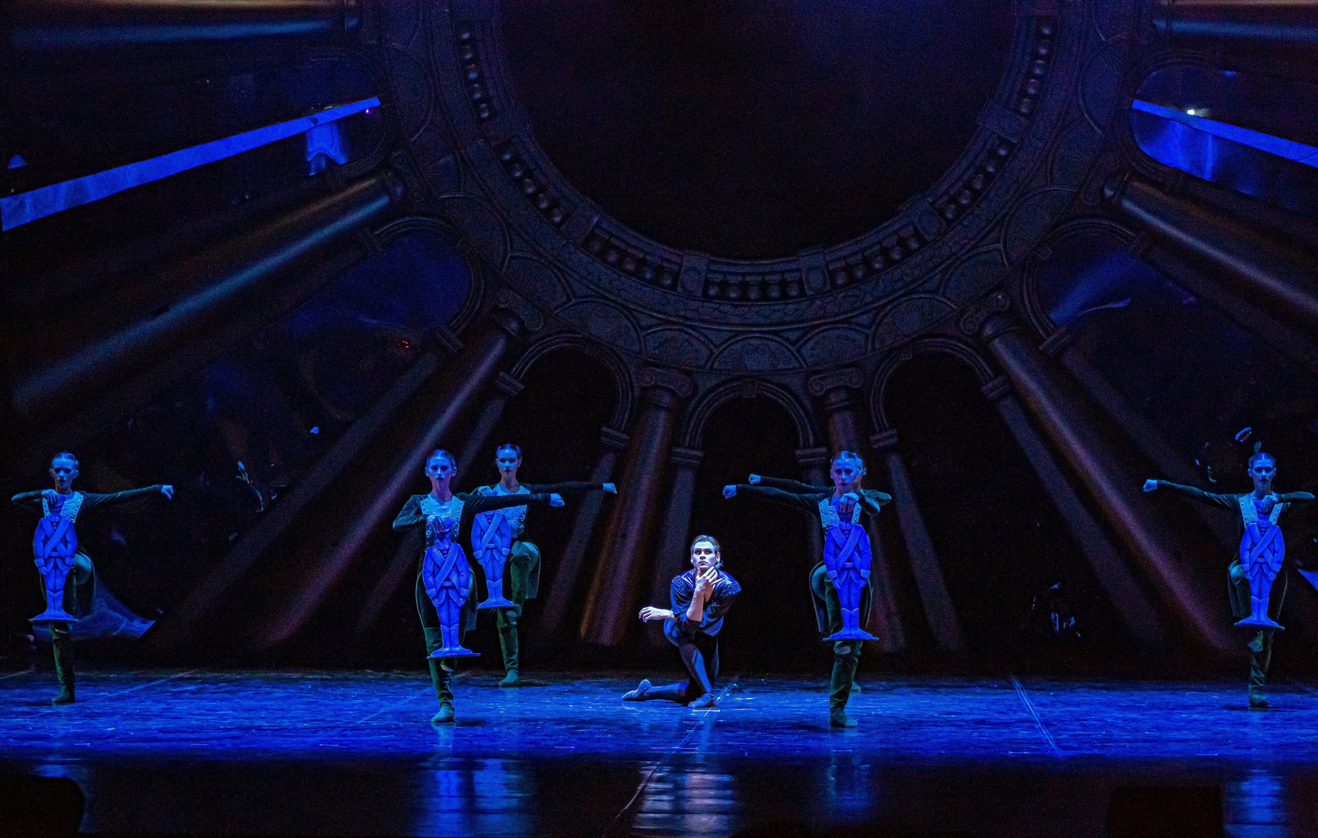 Русский Гамлет спектакль премьера Марийского театра оперы и балета в Зимнем театре г. Сочи. Фотограф в Сочи Юрий Шептаев