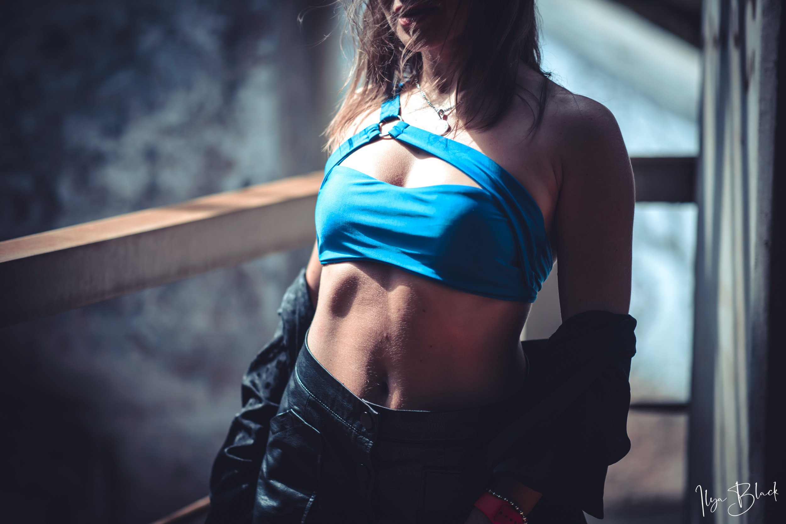 Street. Приветствую!  Я Ilya Black, увлечен фотографией и работаю в разных жанрах, от динамичной уличной съемки до изысканного фешена