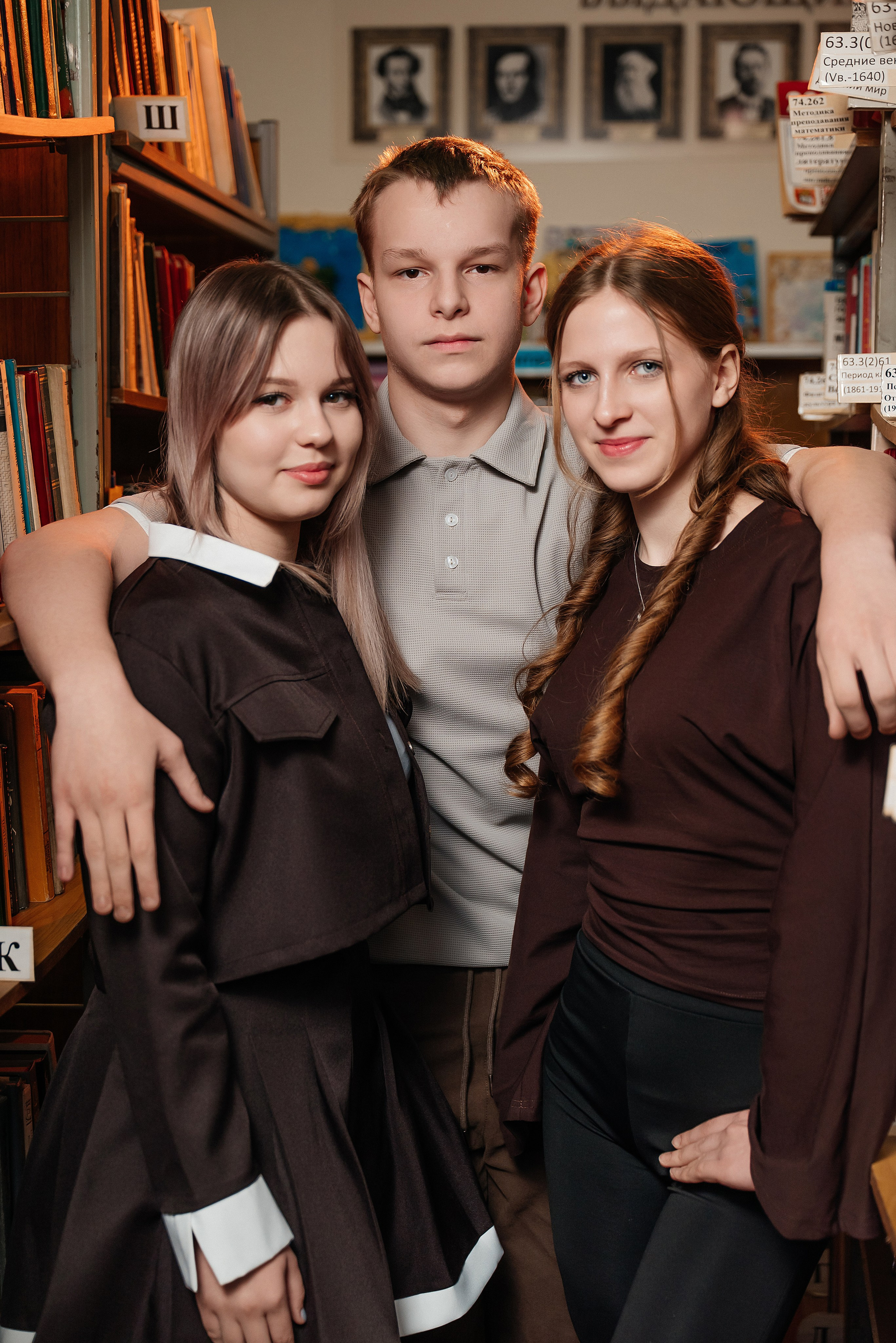 Шоколадная. Школьный фотограф в Валуйках. Фотосессии для выпускников и изготовление выпускных альбомов в городе Валуйки и в Белгородской области