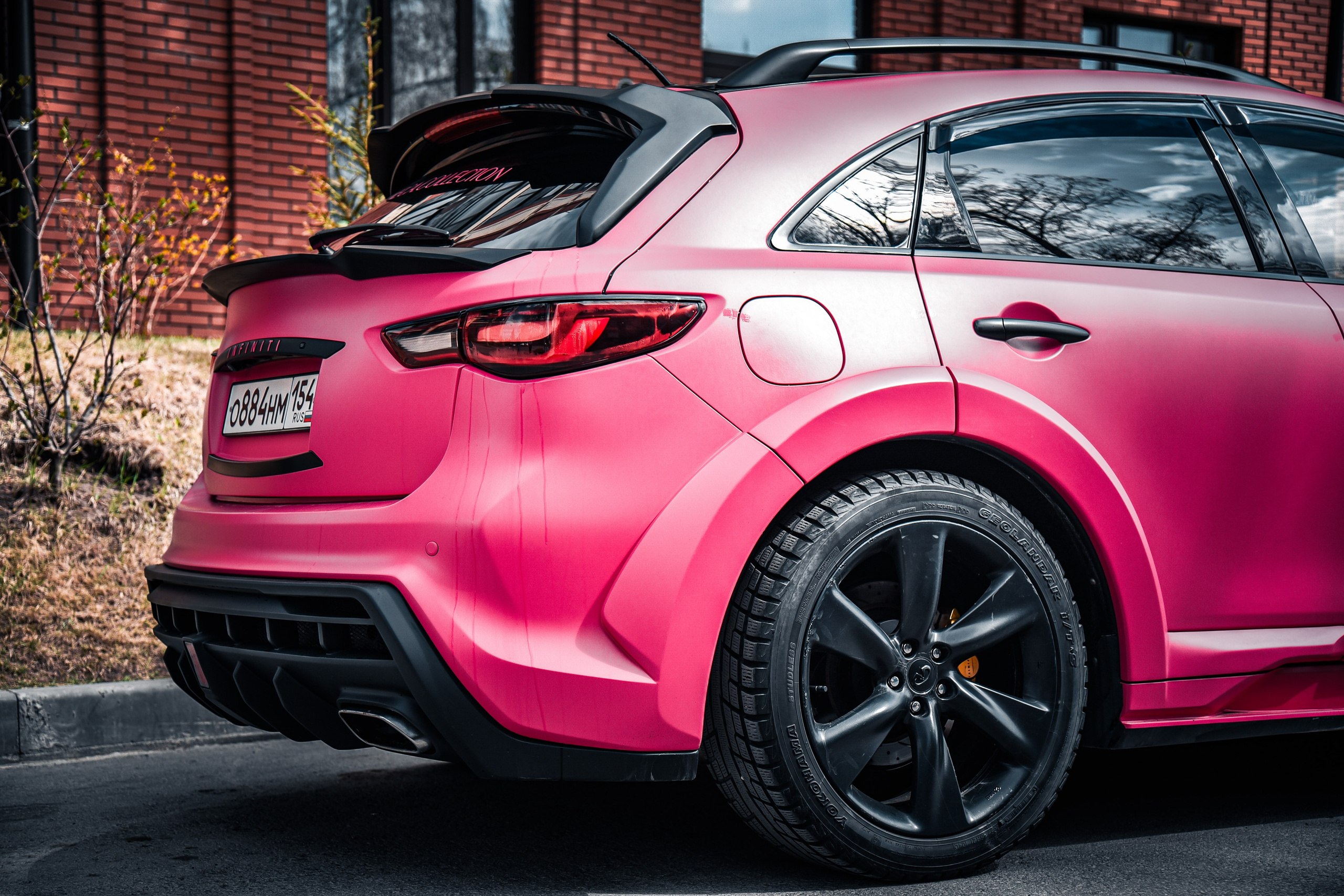 Профессиональная фотосессия Infiniti FX37 в&nbsp;Новосибирске. Автомобильный фотограф Чанчин Владимир: детальные снимки кузова, интерьера и&nbsp;динамики