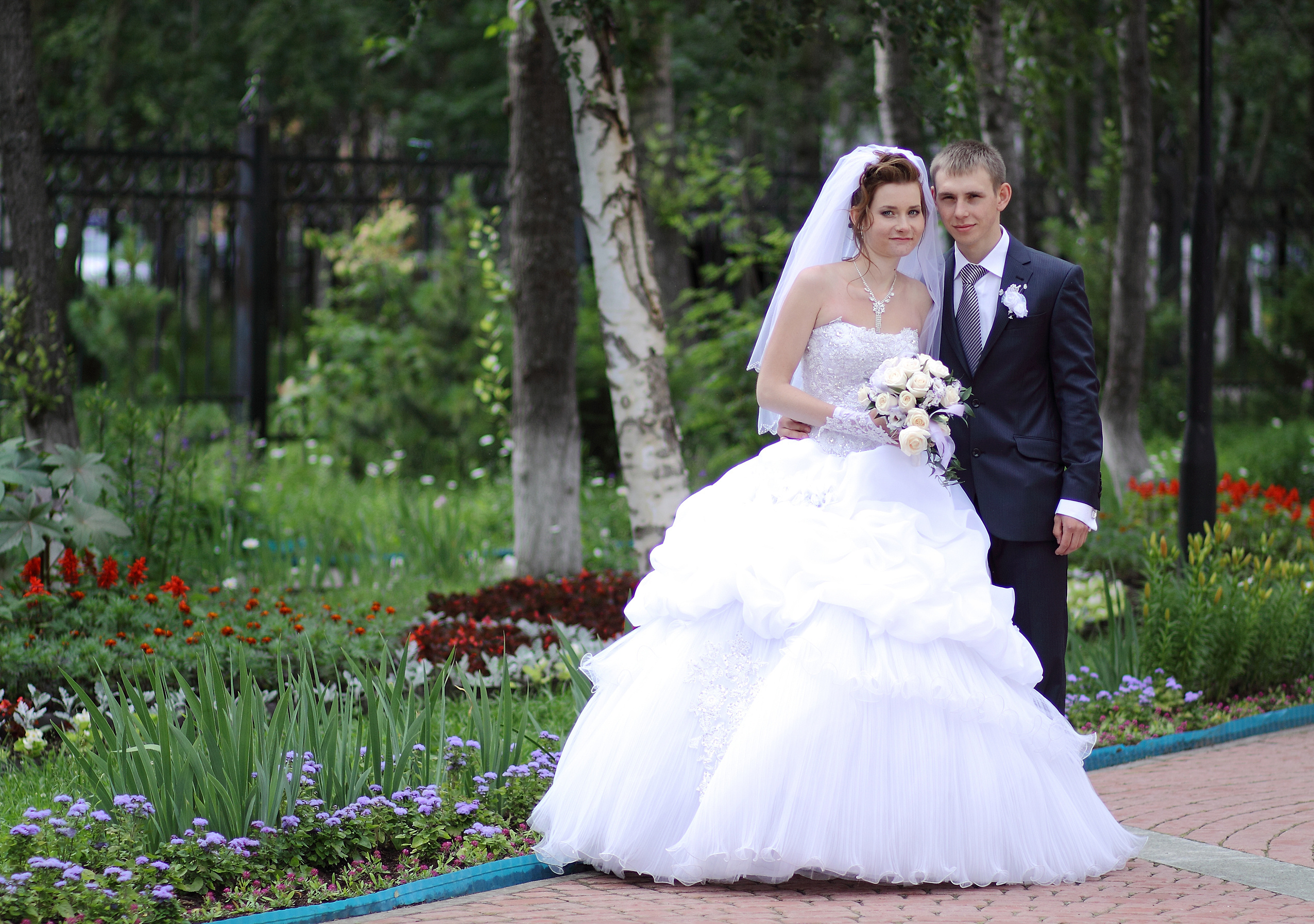 Красивое свадебное фото лучшие места в Сургуте для свадебной фотосессии