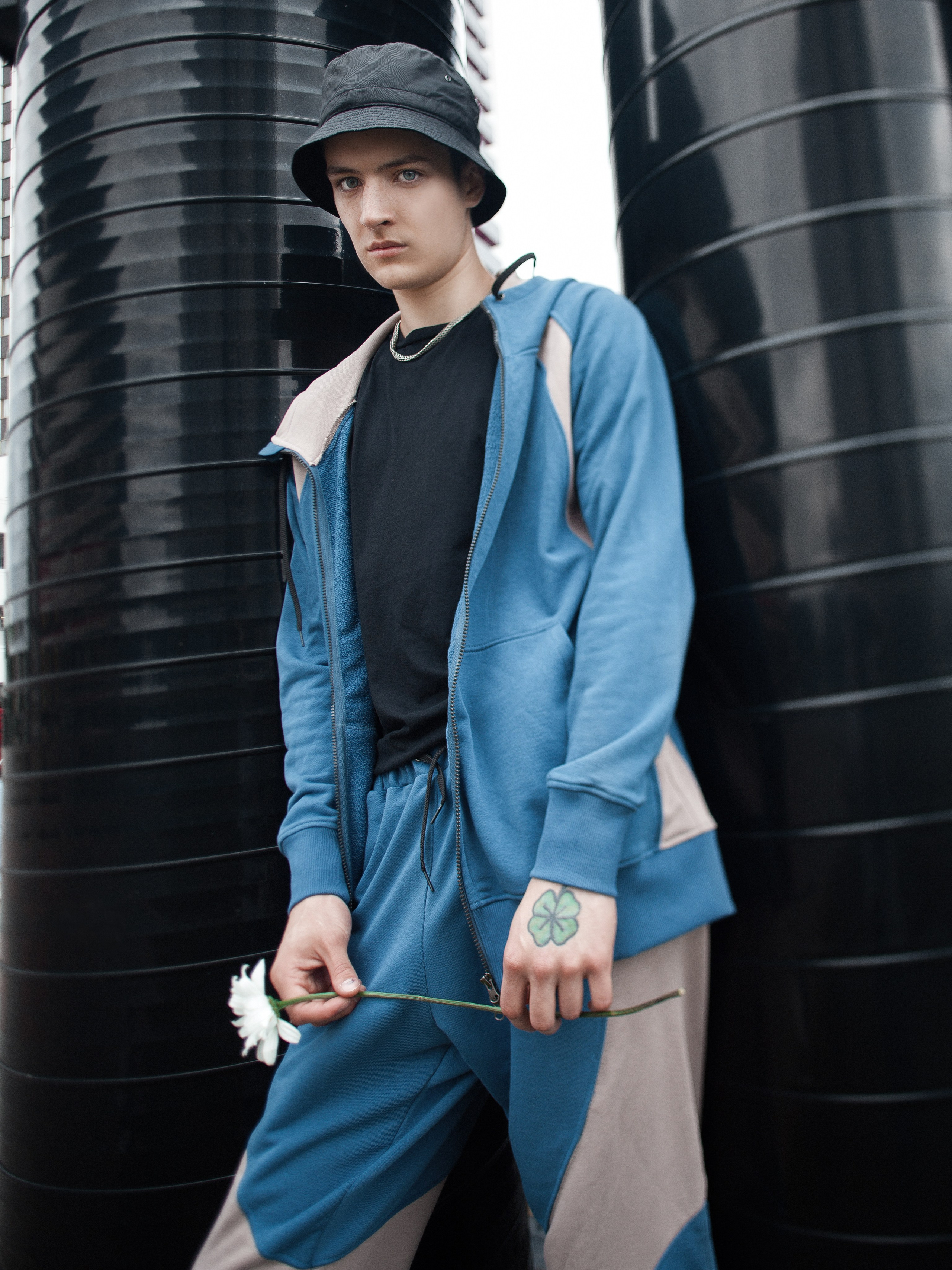 Лук бук Tolyboy. Каталожный и предметный фотограф в Москве Анна Nesmeliva