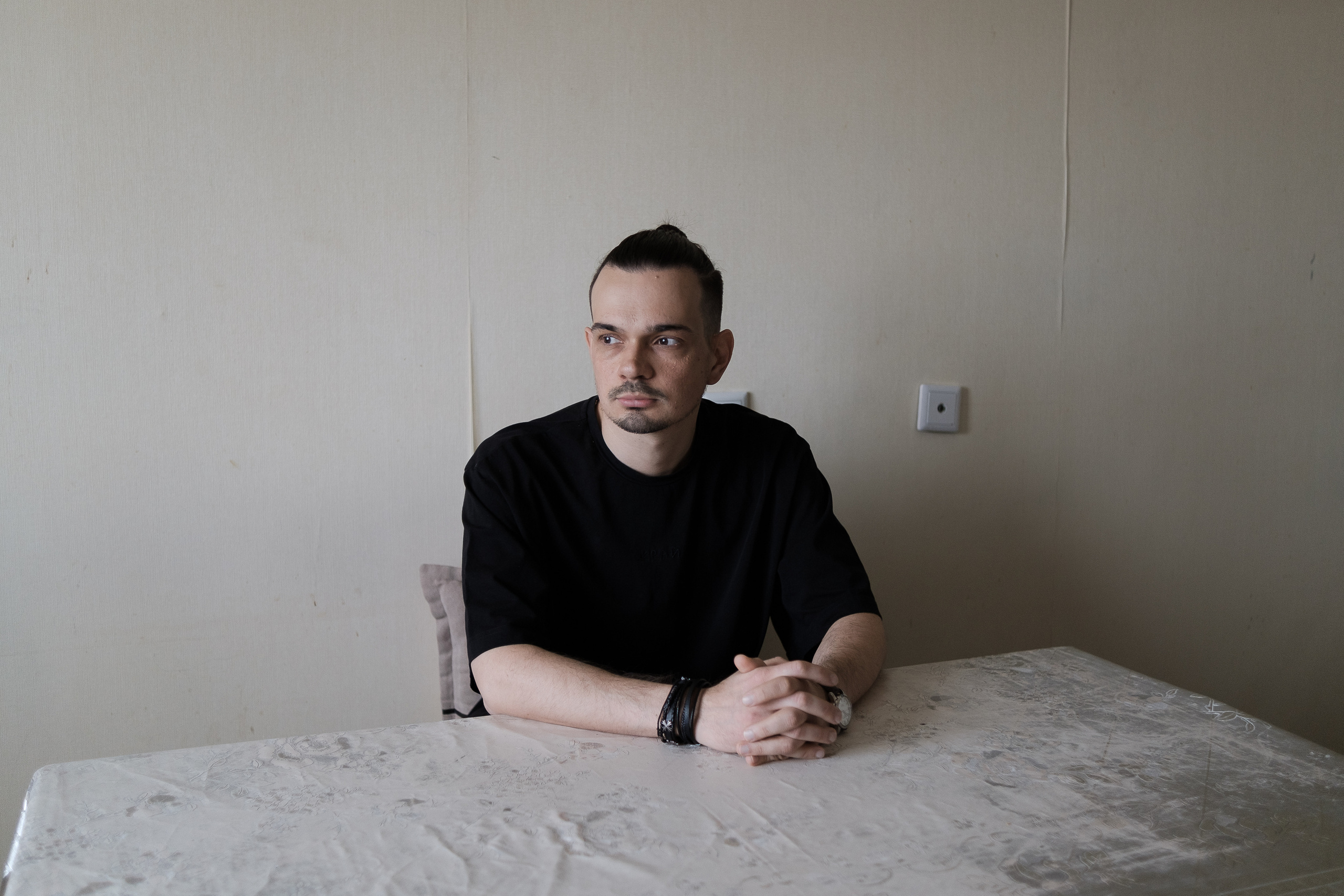 Dmitry from Chelyabinsk is in the kitchen of his apartment in Astana, which they rented together with friends. After the start of partial mobilization, Dmitry decided to leave Russia, as he did not want to be at war and take up arms. Dmitry came to Kazakhstan, to the city of Astana with friends, where they rented an apartment. Dmitry has a wife in Russia.