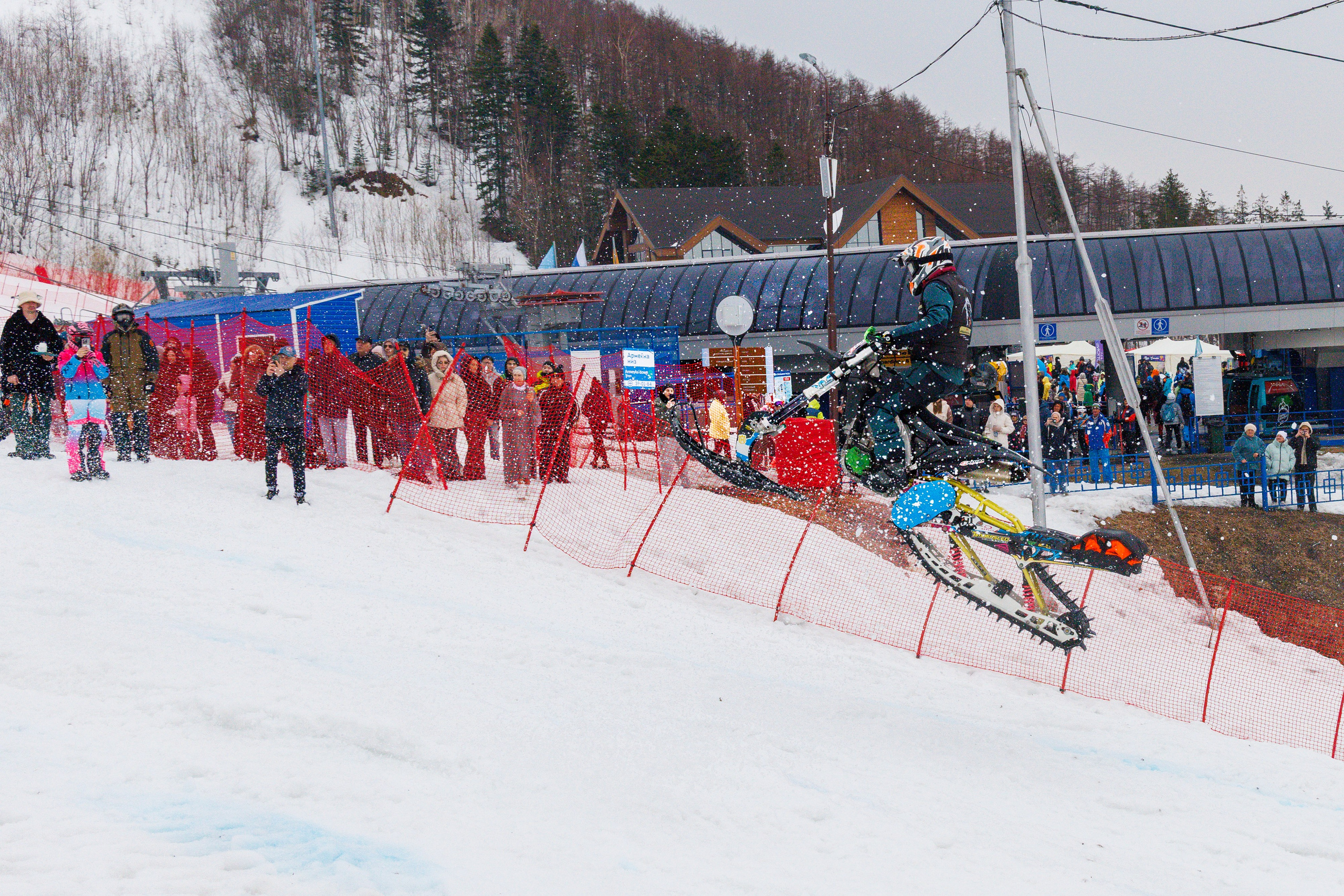 Сноубайк Шоу _ 2026. Свадебный, семейный и репортажный фотограф в Южно-Сахалинске Артур Петросян