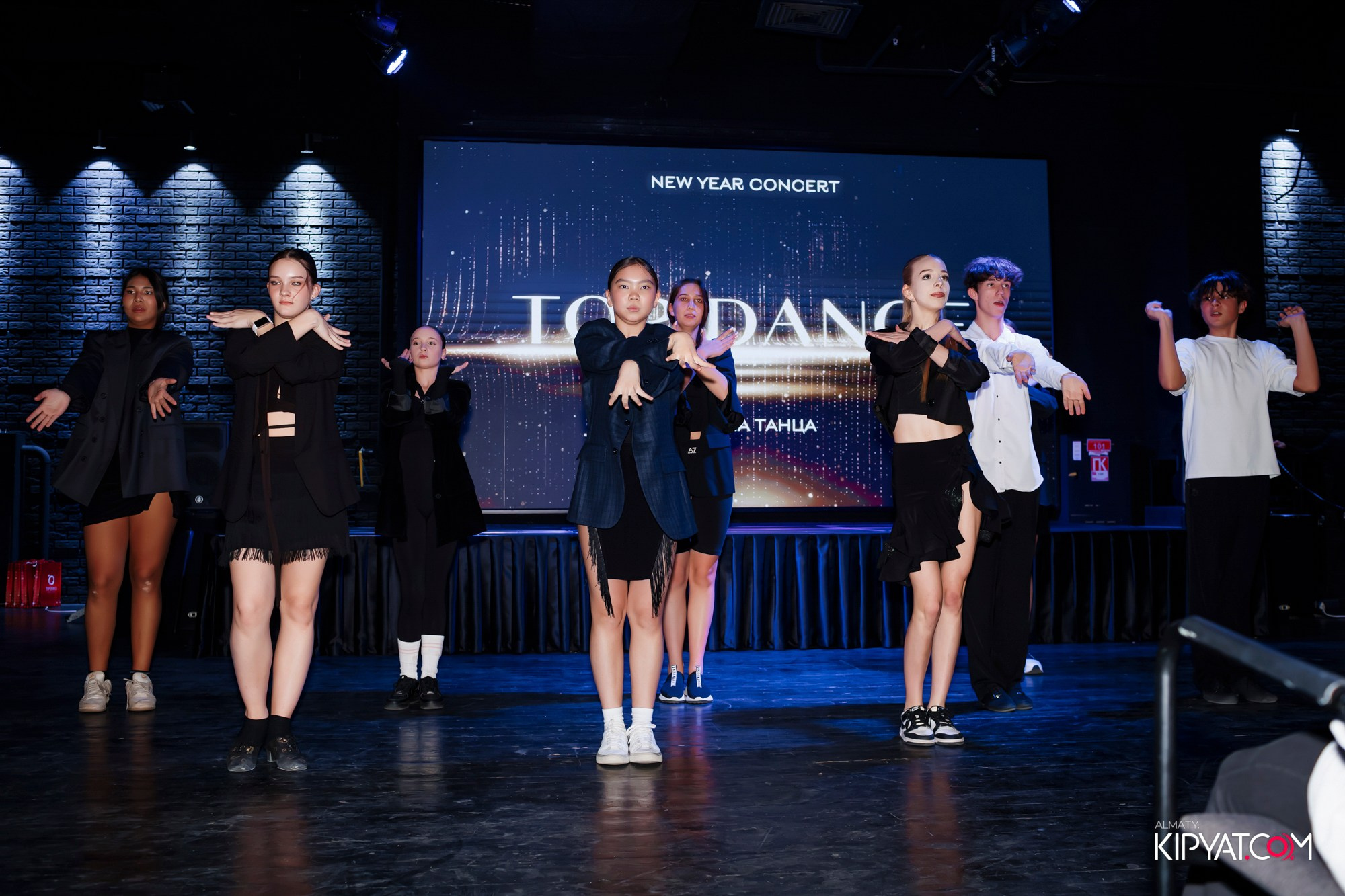 НОВОГОДНИЙ КОНЦЕРТ ШКОЛЫ ТАНЦА TOP DANCE. КИПЯТКОМ АЛМАТЫ! Фотосъемка мероприятий в Алматы