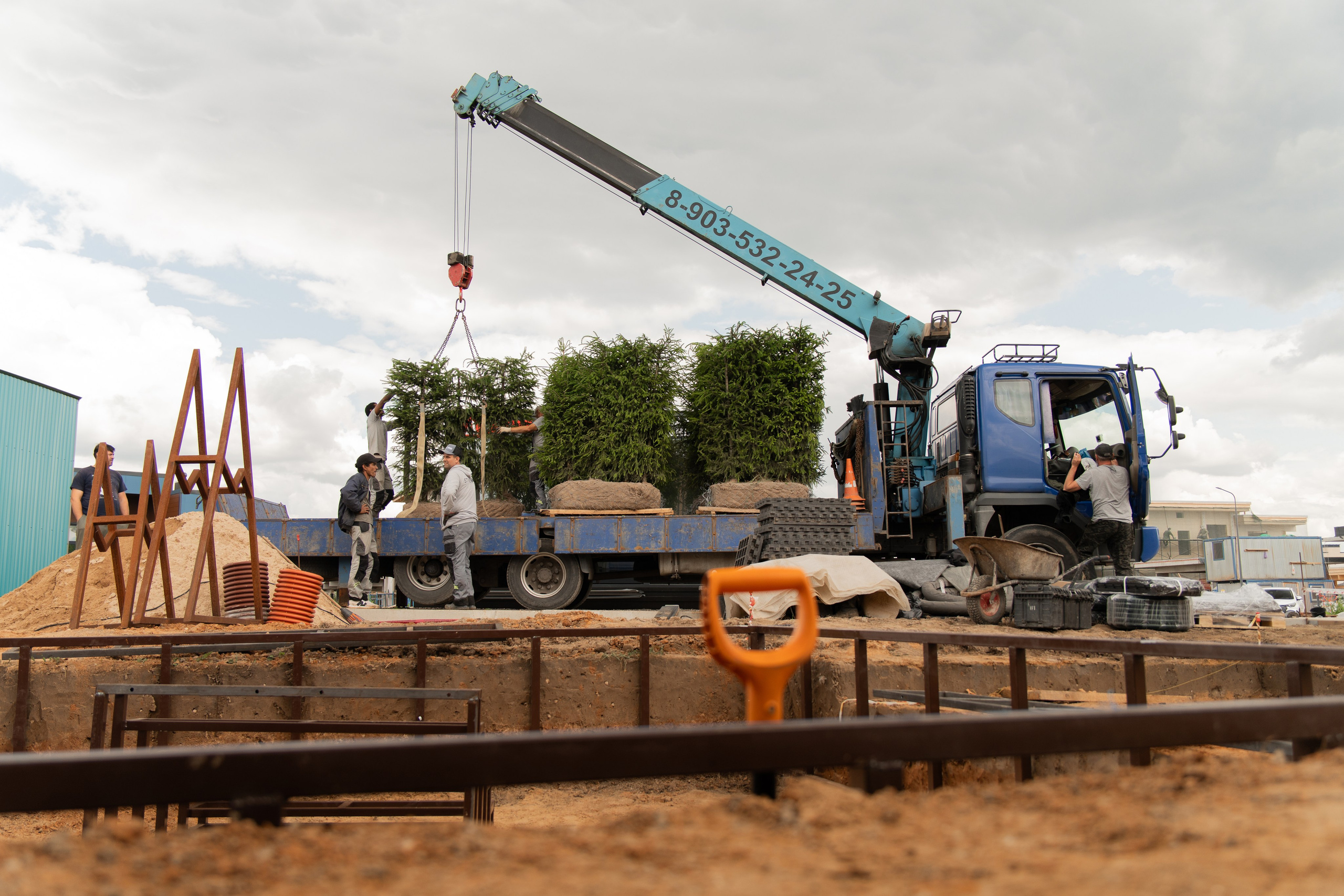 Этап ландшафтных работ. Автомобильный фотограф Светлана Усова