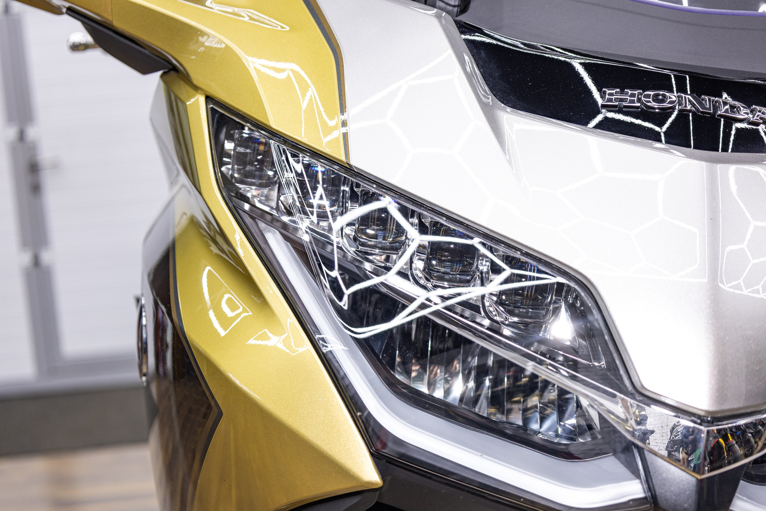 Фотосессия с мотоциклами и автомобилями. Предметный фотограф в Москве и Московской области