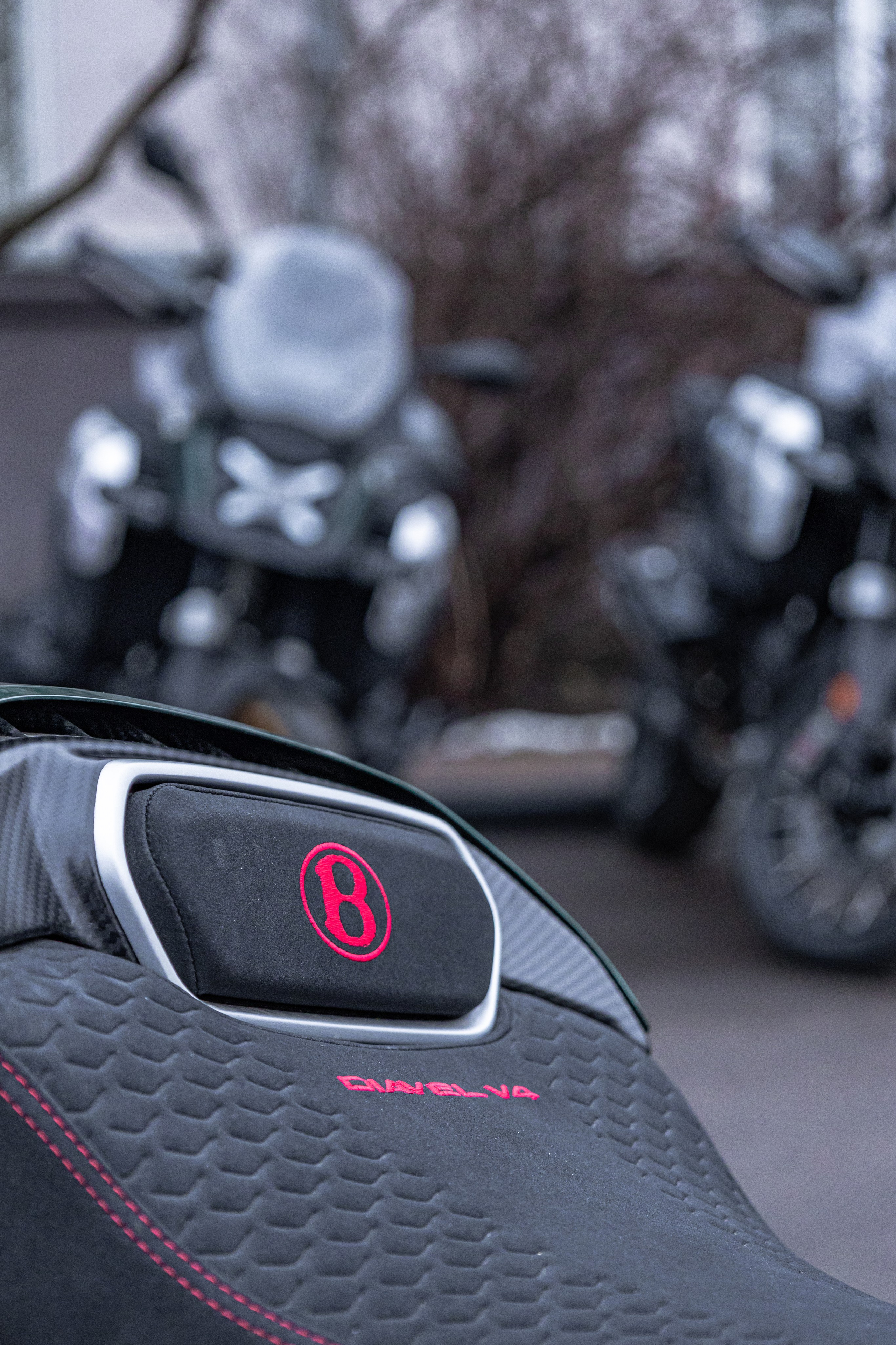 Фотосессия с мотоциклами и автомобилями. Предметный фотограф в Москве и Московской области