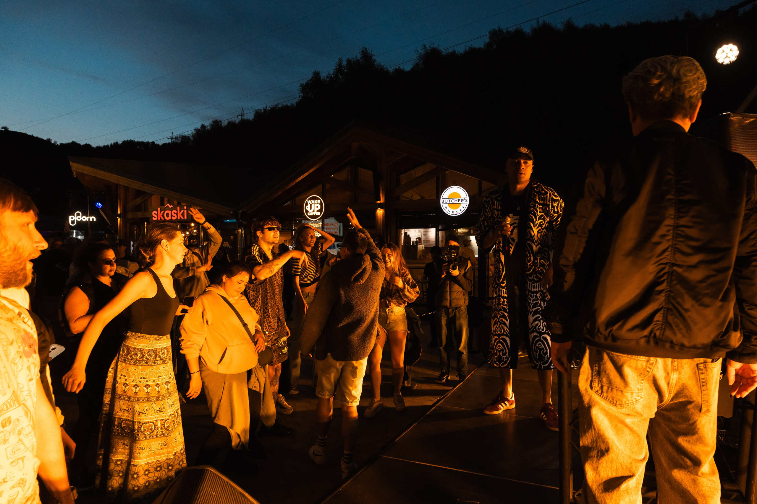 GORILLA GROOVE STAGE IMBA CAMP 5. Gorillaenergymedia