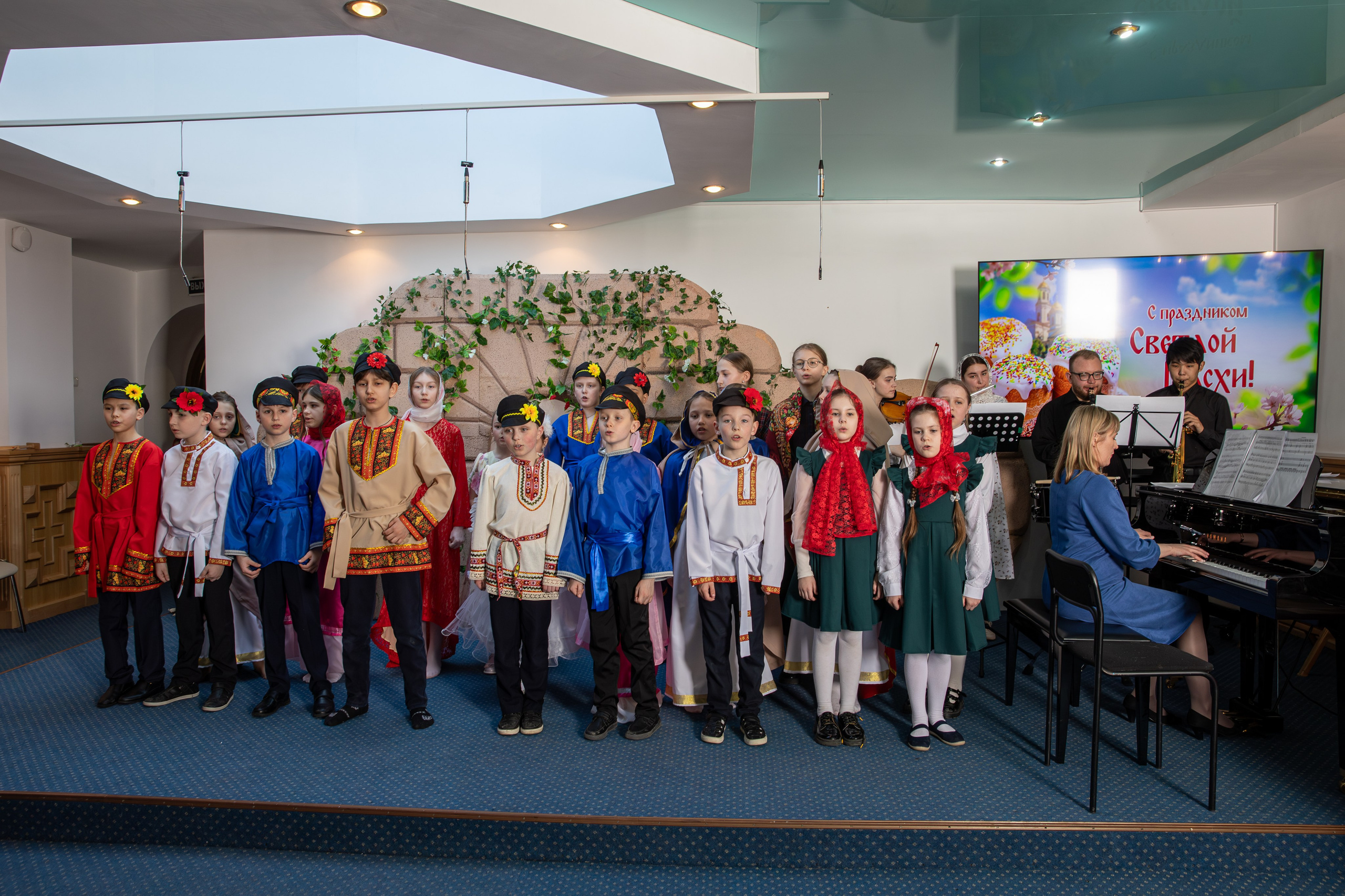 Пасхальный концерт Воскресная школа 2025. Фотограф Таинств Крещение и Венчания г. Магадан Власова Ульяна