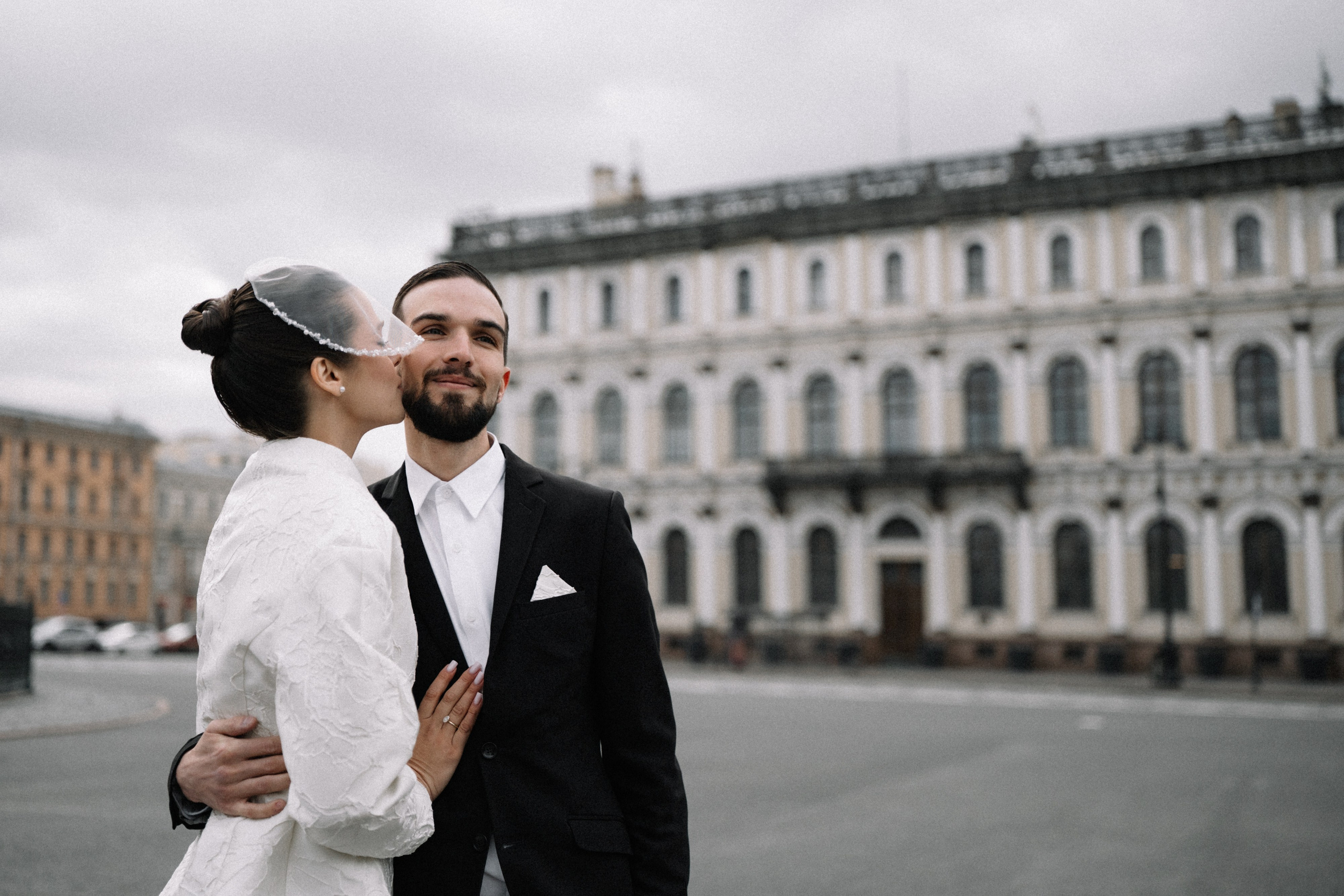 Свадебная фотосессия в Апреле в Петербурге. Свадебный фотограф Александр Невский в Санкт-Петербурге