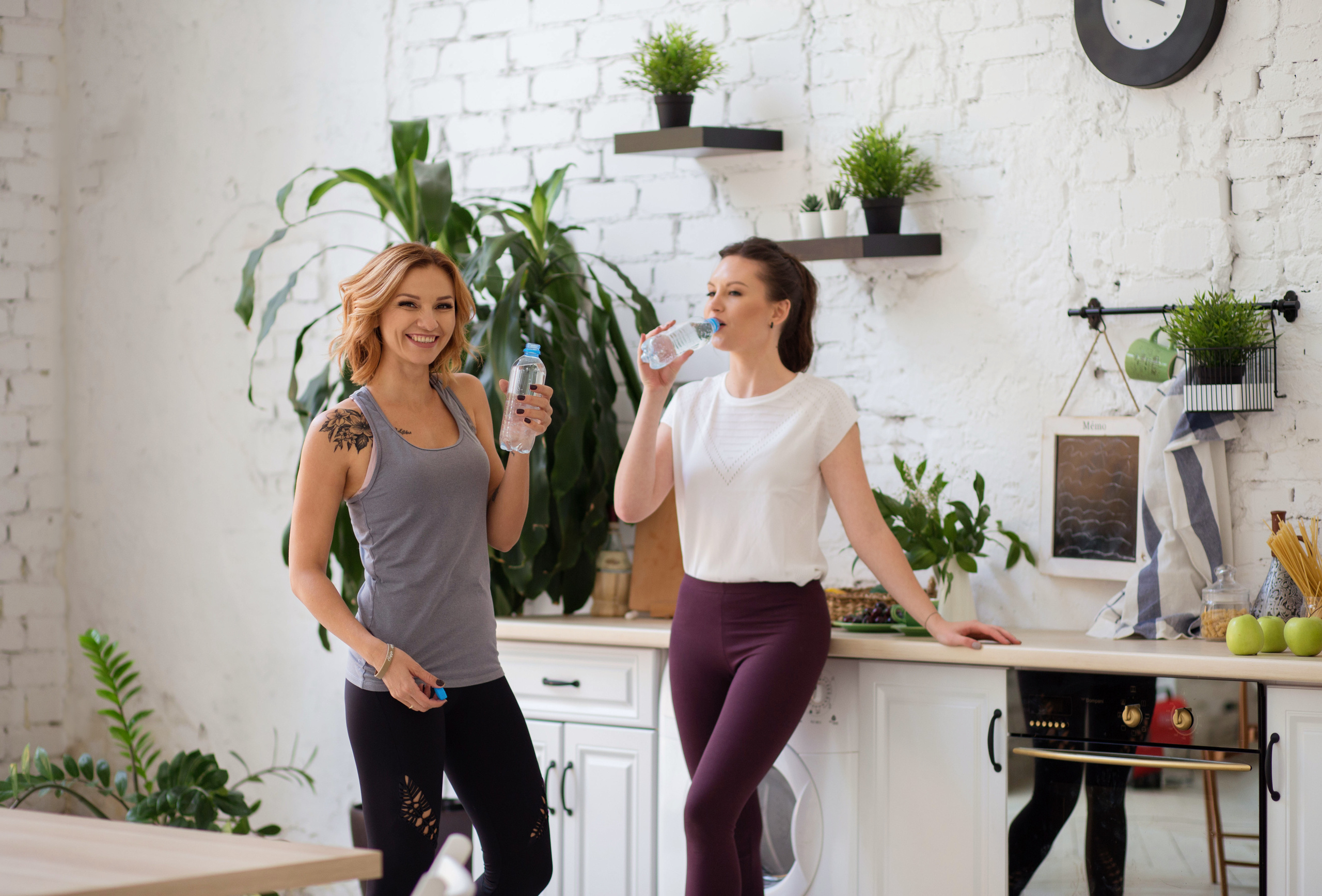 две  девушки на кухне, правильное питание, 