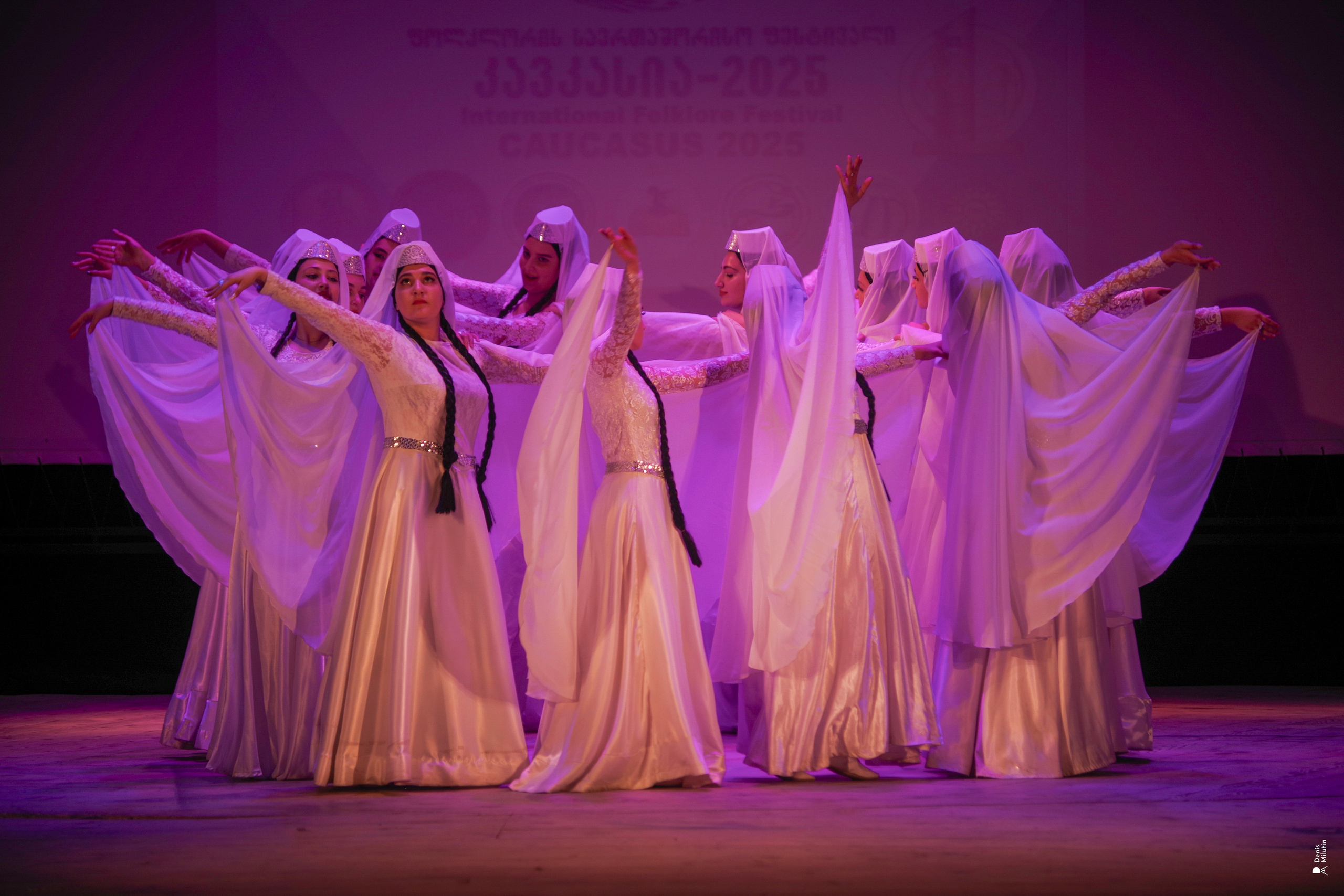 Танцы в прекрасном Они. Портретный фотограф Денис Милютин