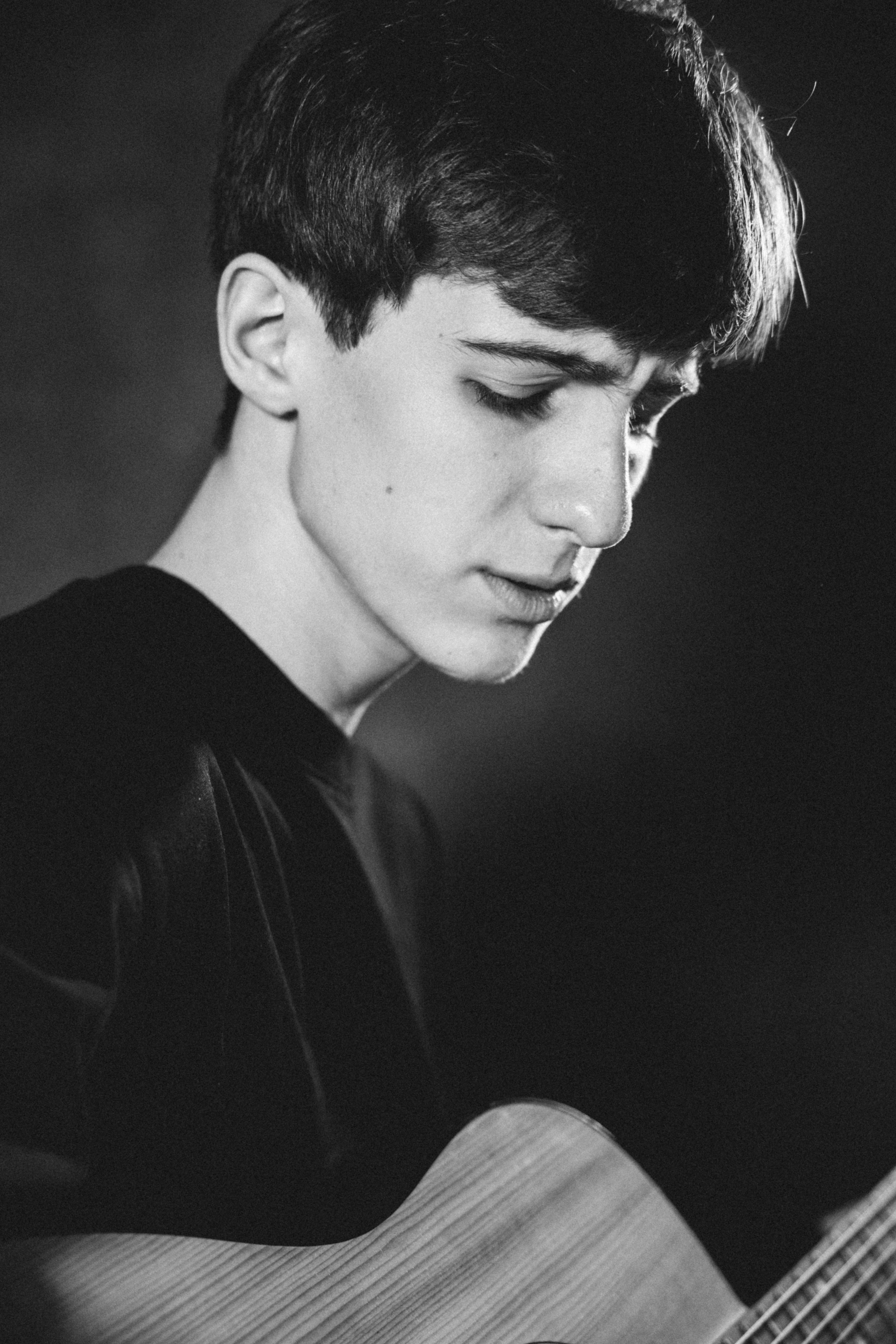 АРТЁМ. Я фотограф из Москвы к Вашим услугам