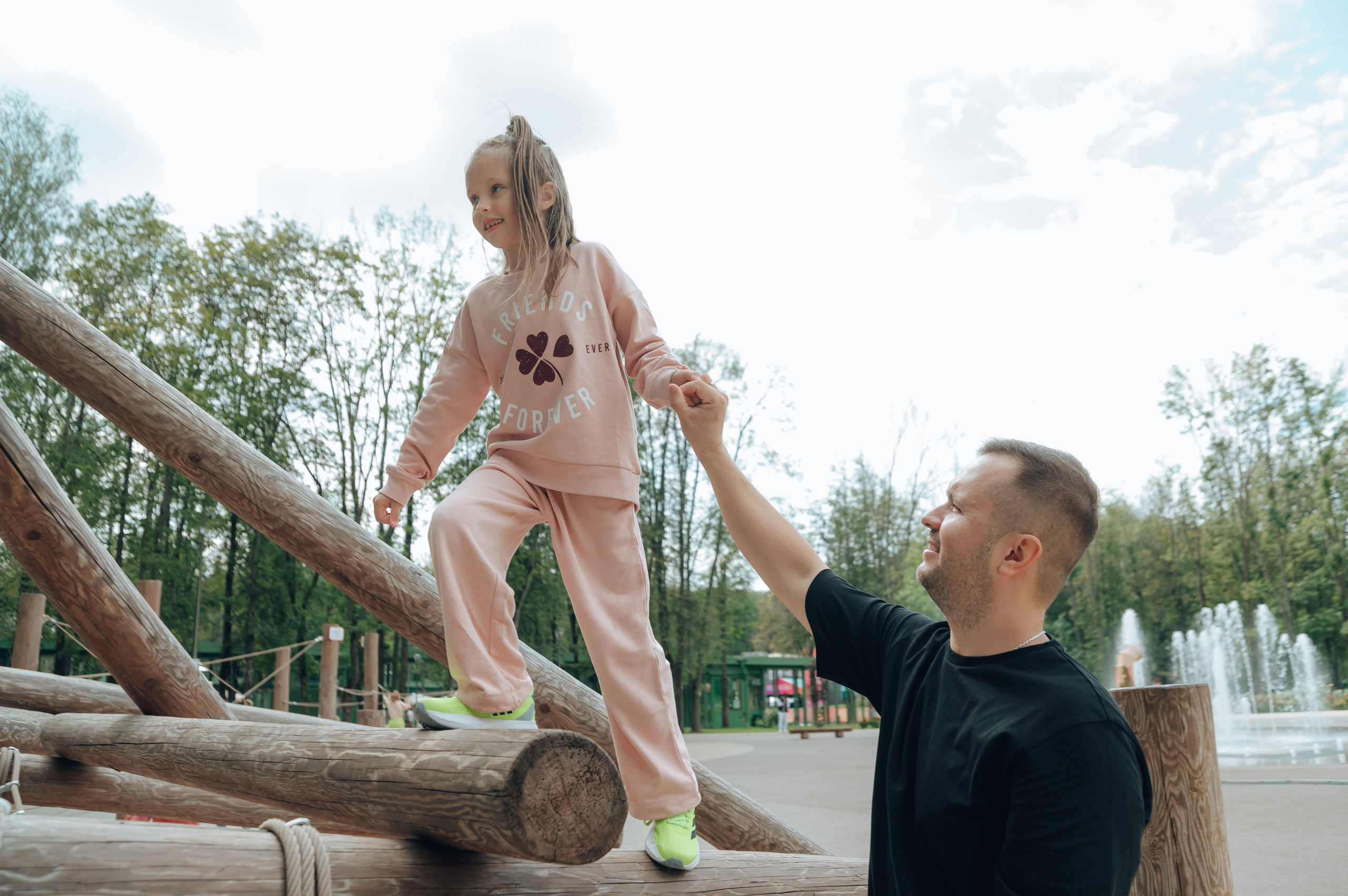 Трое в парке и меховой шар. Детский и семейный фотограф Катерина Мишина
