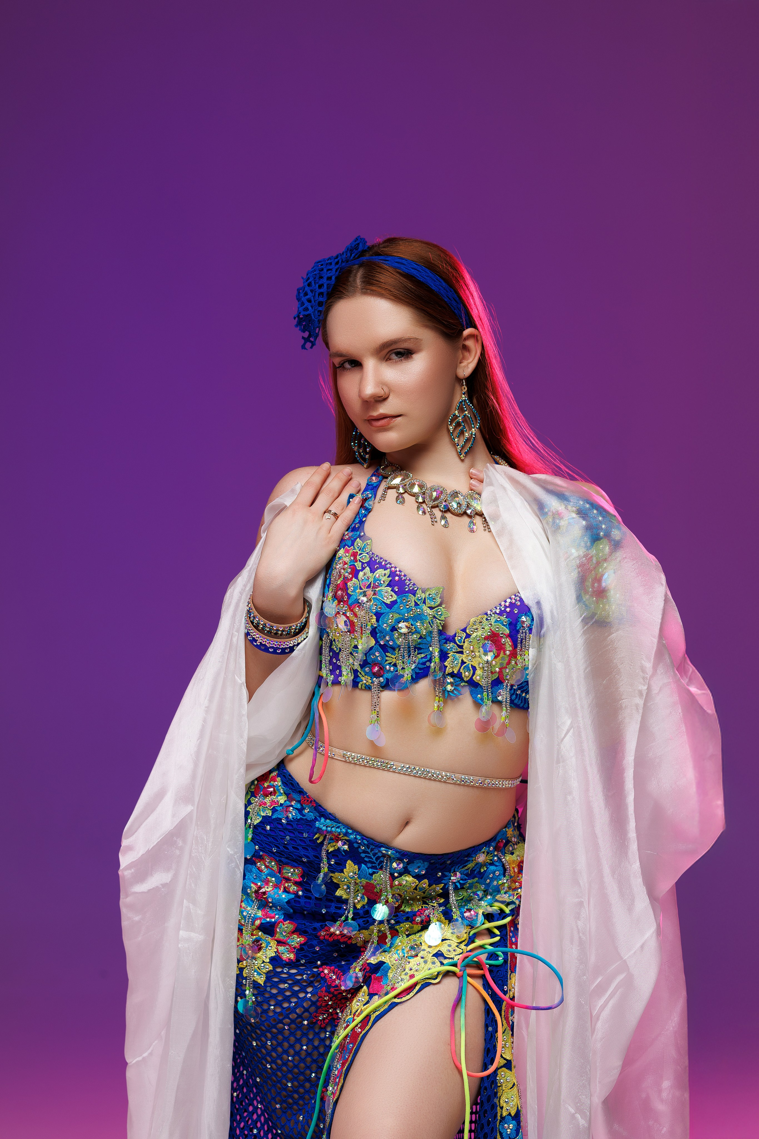 Цветной свет и фигуры. Фотограф Минск