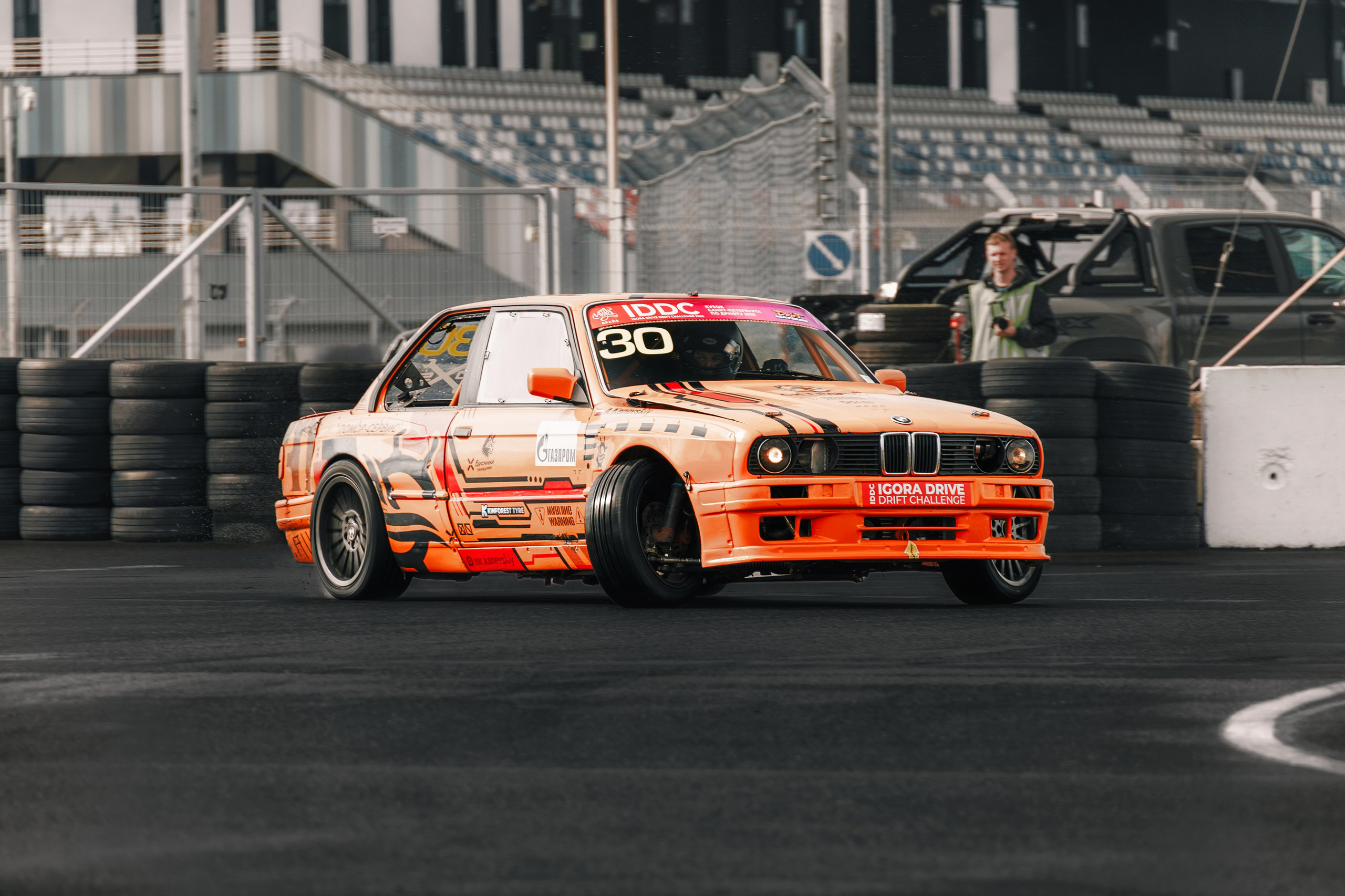 IDDC Этап 2: Бетонный Колизей и блогеры в деле