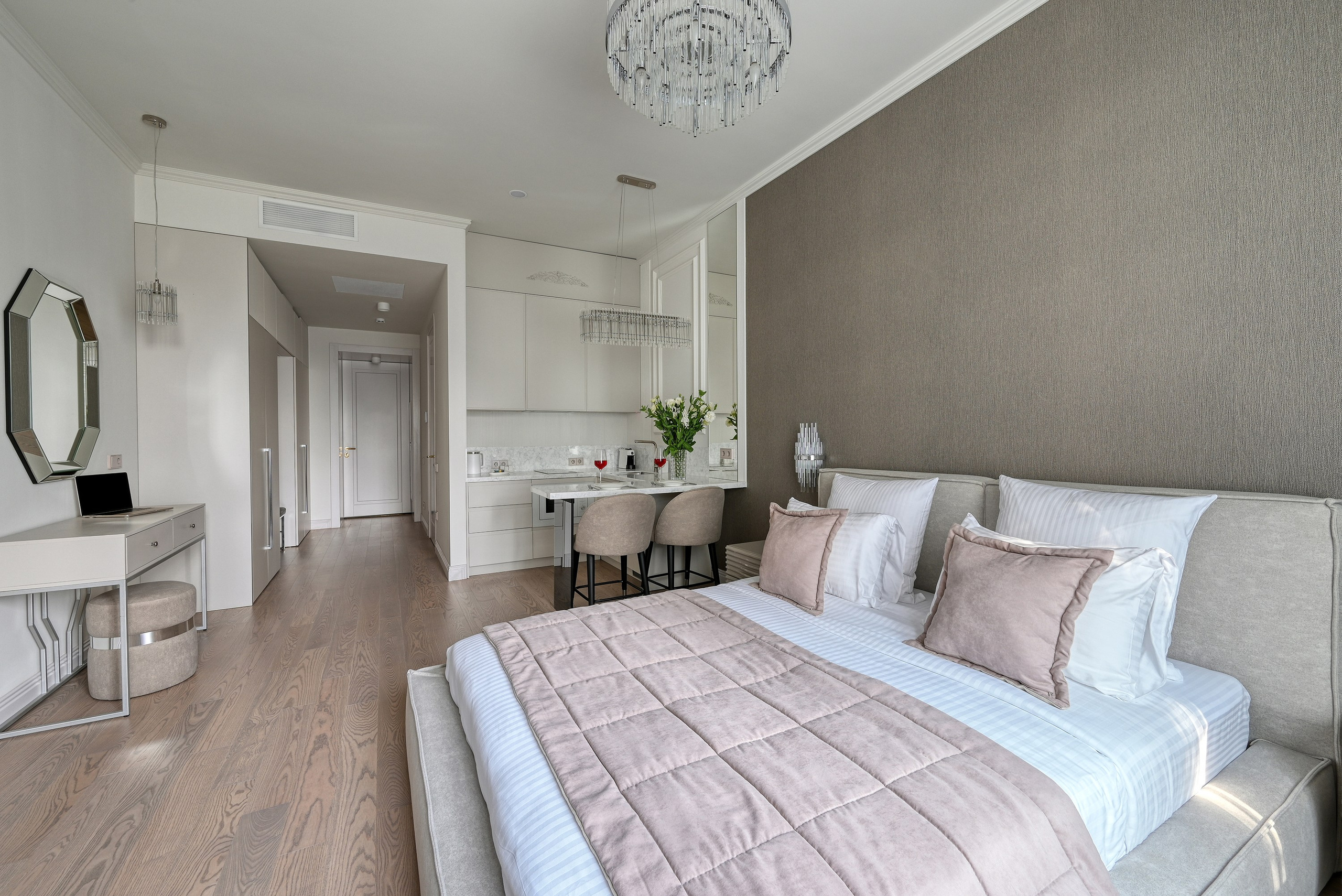 Апарт-комплекс Grand Royal в Сочи. Интерьерная съемка. Интерьерный фотограф в Сочи | Роман Сусленко