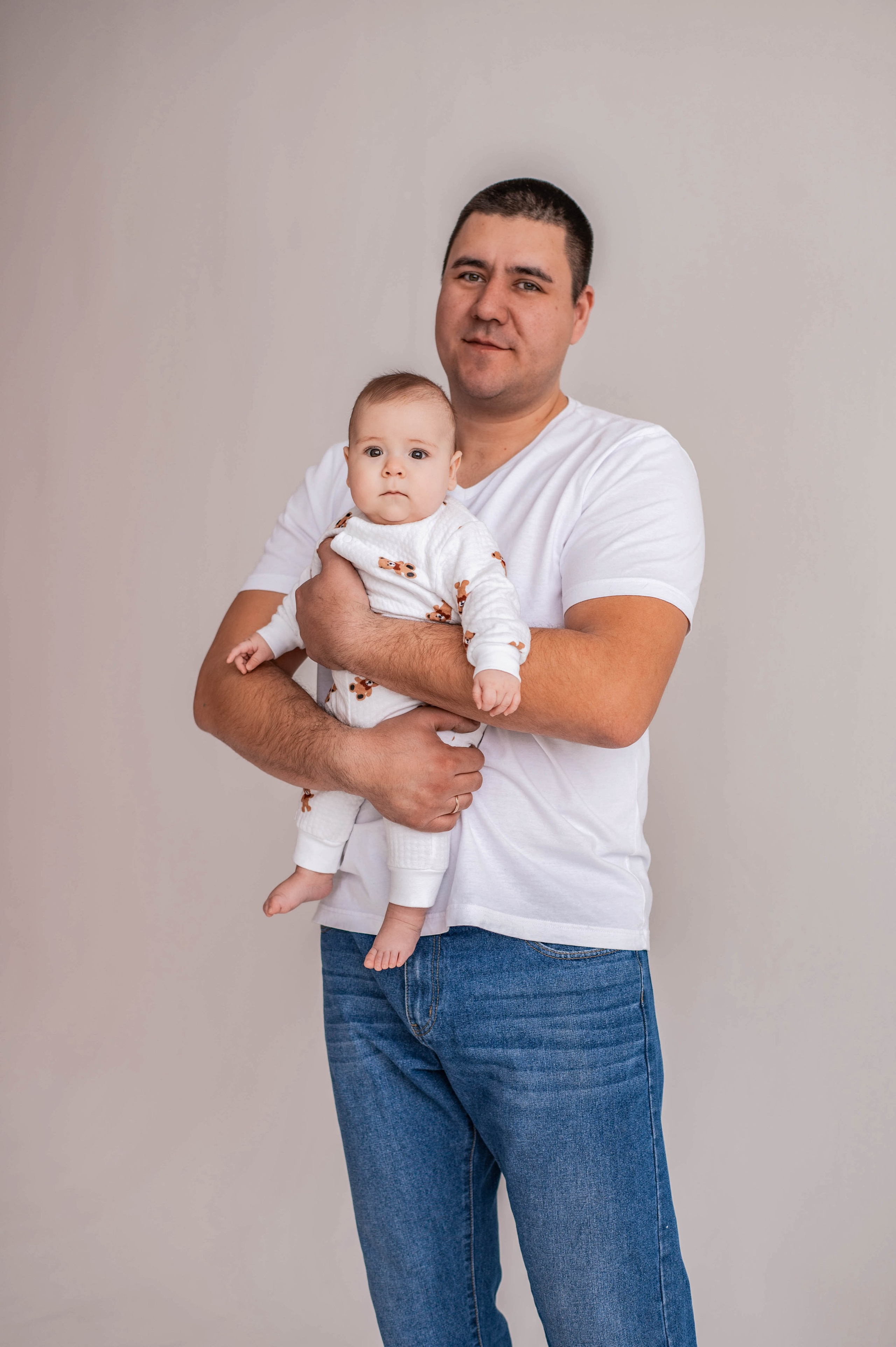 Алина и Кирилл с малышом. Семейный и свадебный фотограф в Абакане Юлия Су