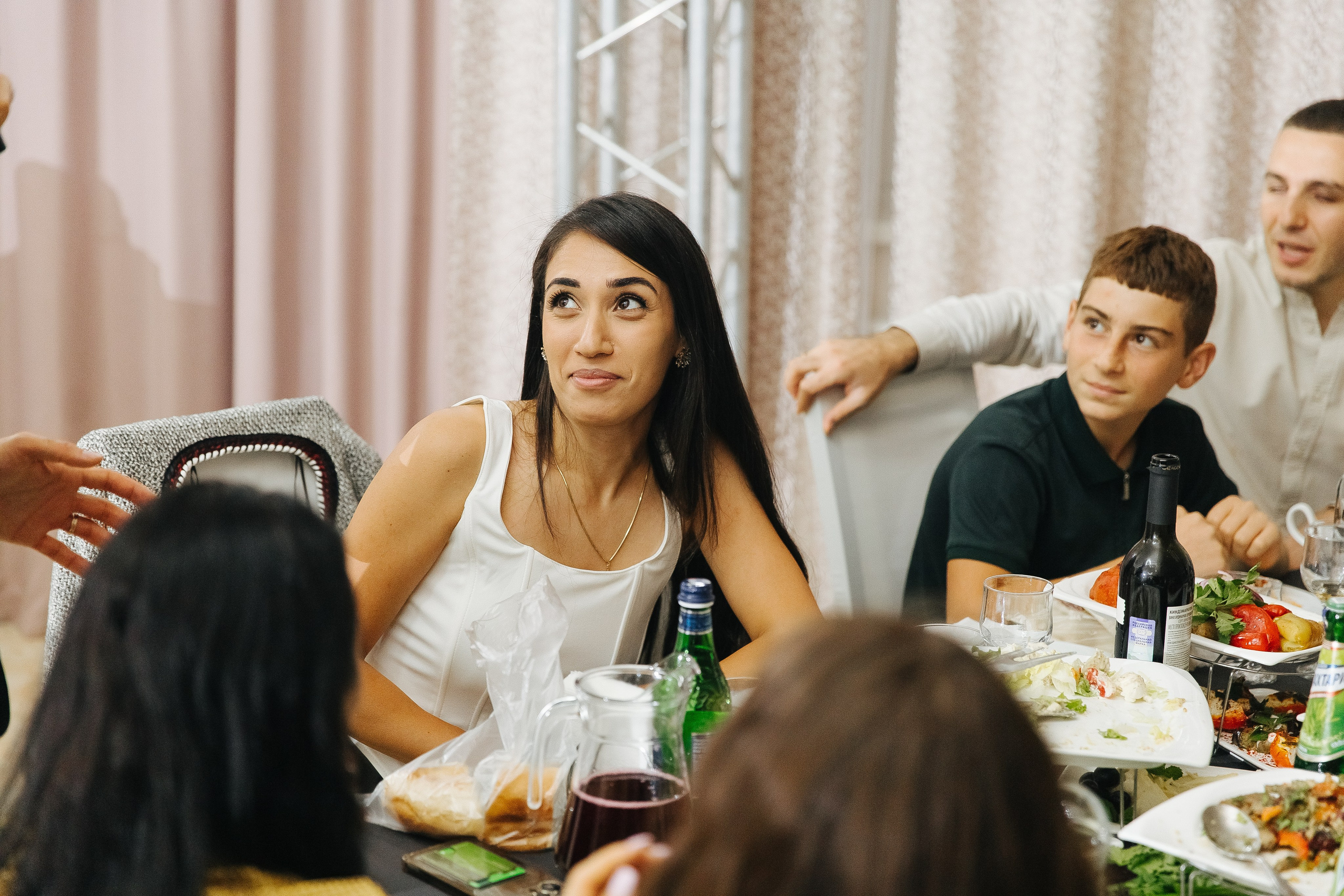 Ани и Назели. 35&5 День рождения, «Янтарь». Фотограф в Красноярске Надежда Воскресенская