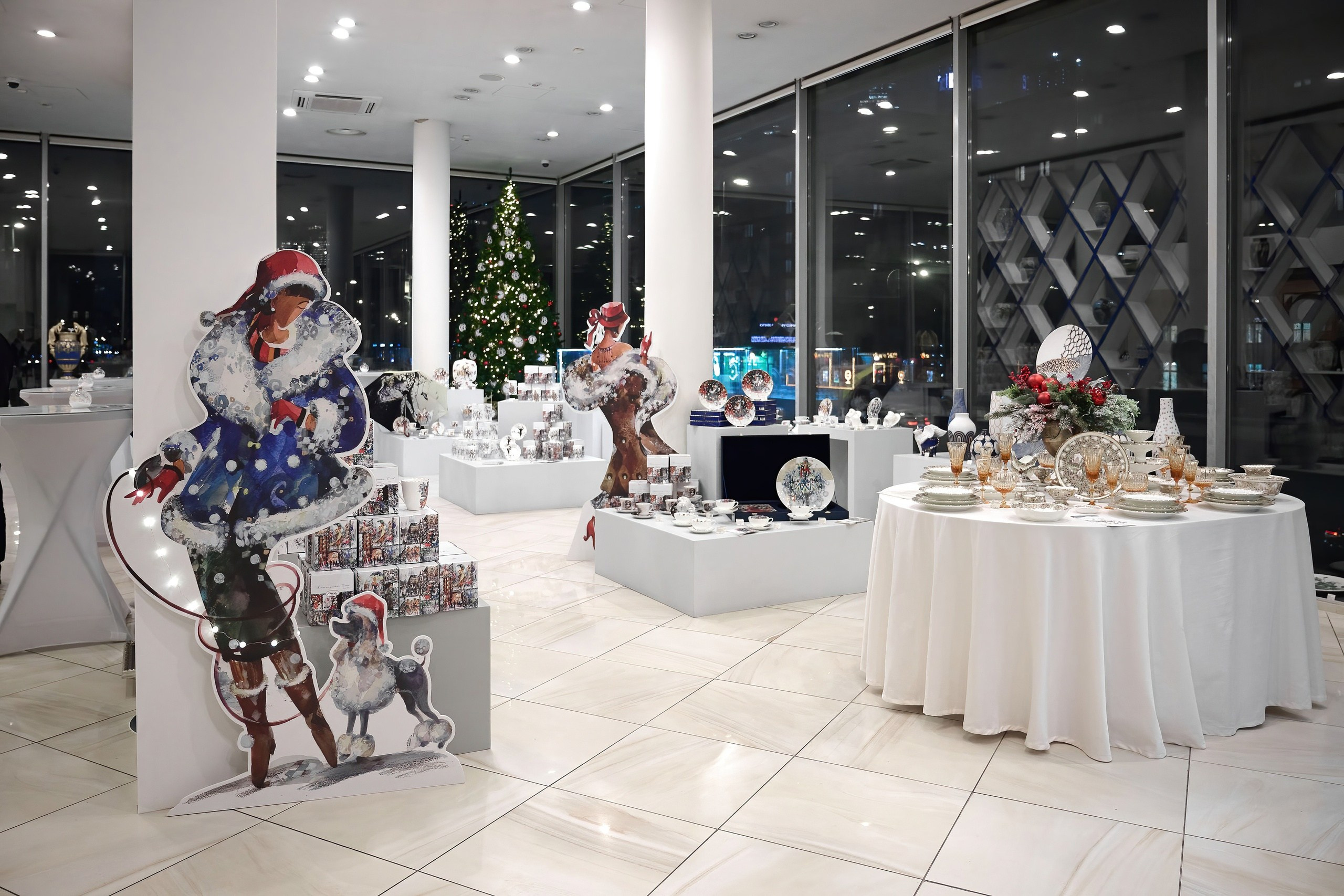 Императорский фарфоровый завод и Misha Lenn. 2022. Дима Бабушкин. Фотограф. Подиум. Репортаж. Творчество. Дорого